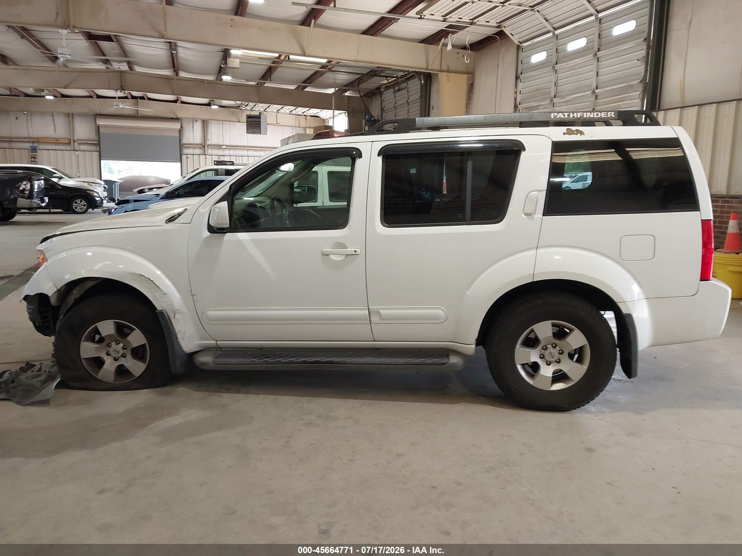 2007 Nissan Pathfinder Se White vin: 5N1AR18W07C622191