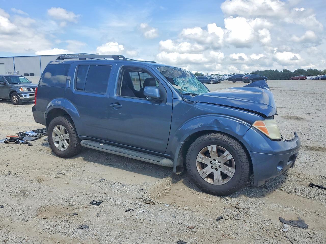 2005 Nissan Pathfinder Xe Серый vin: 5N1AR18W15C705612