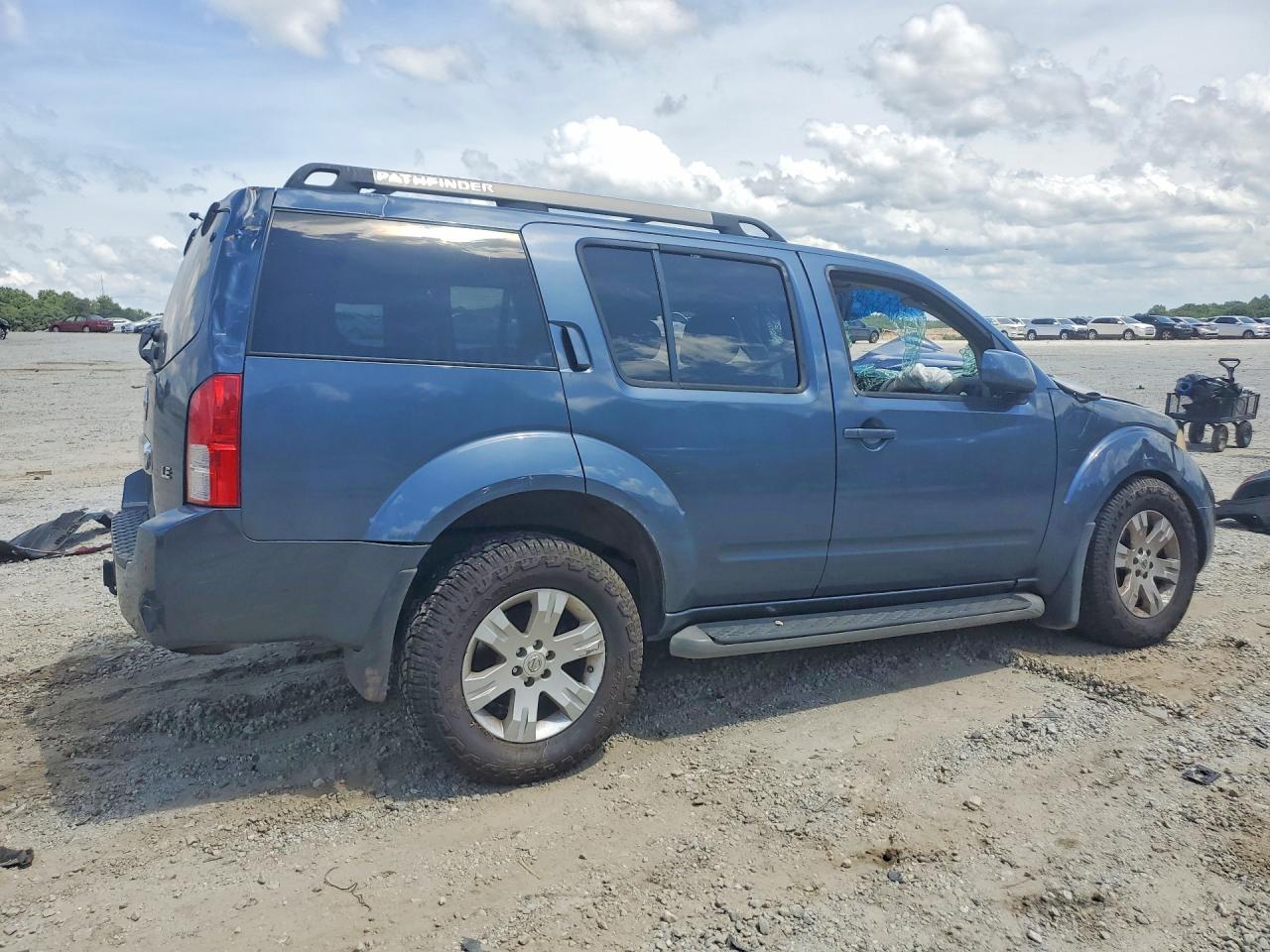 2005 Nissan Pathfinder Xe Серый vin: 5N1AR18W15C705612