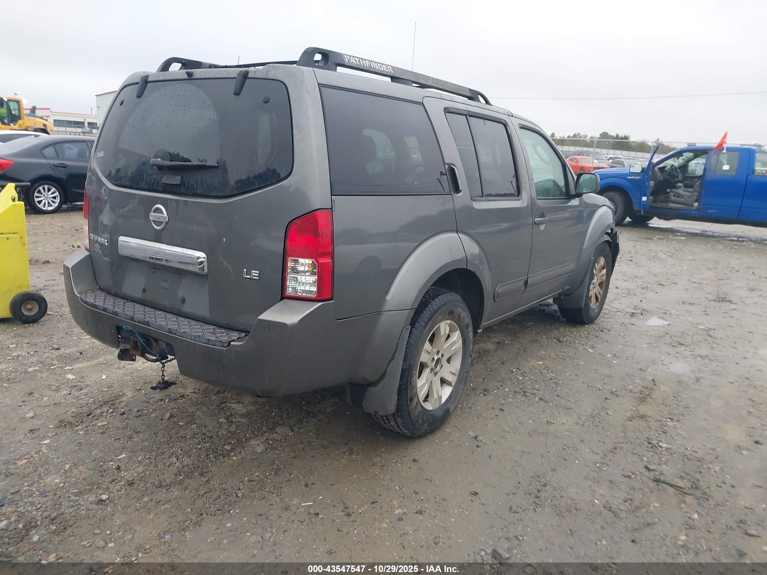 2005 Nissan Pathfinder Le Gray vin: 5N1AR18W15C707215