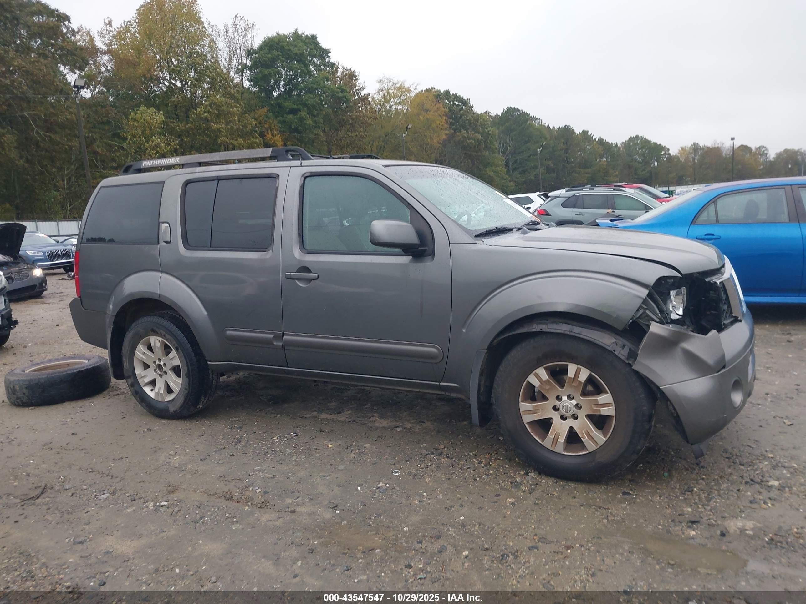 2005 Nissan Pathfinder Le Gray vin: 5N1AR18W15C707215