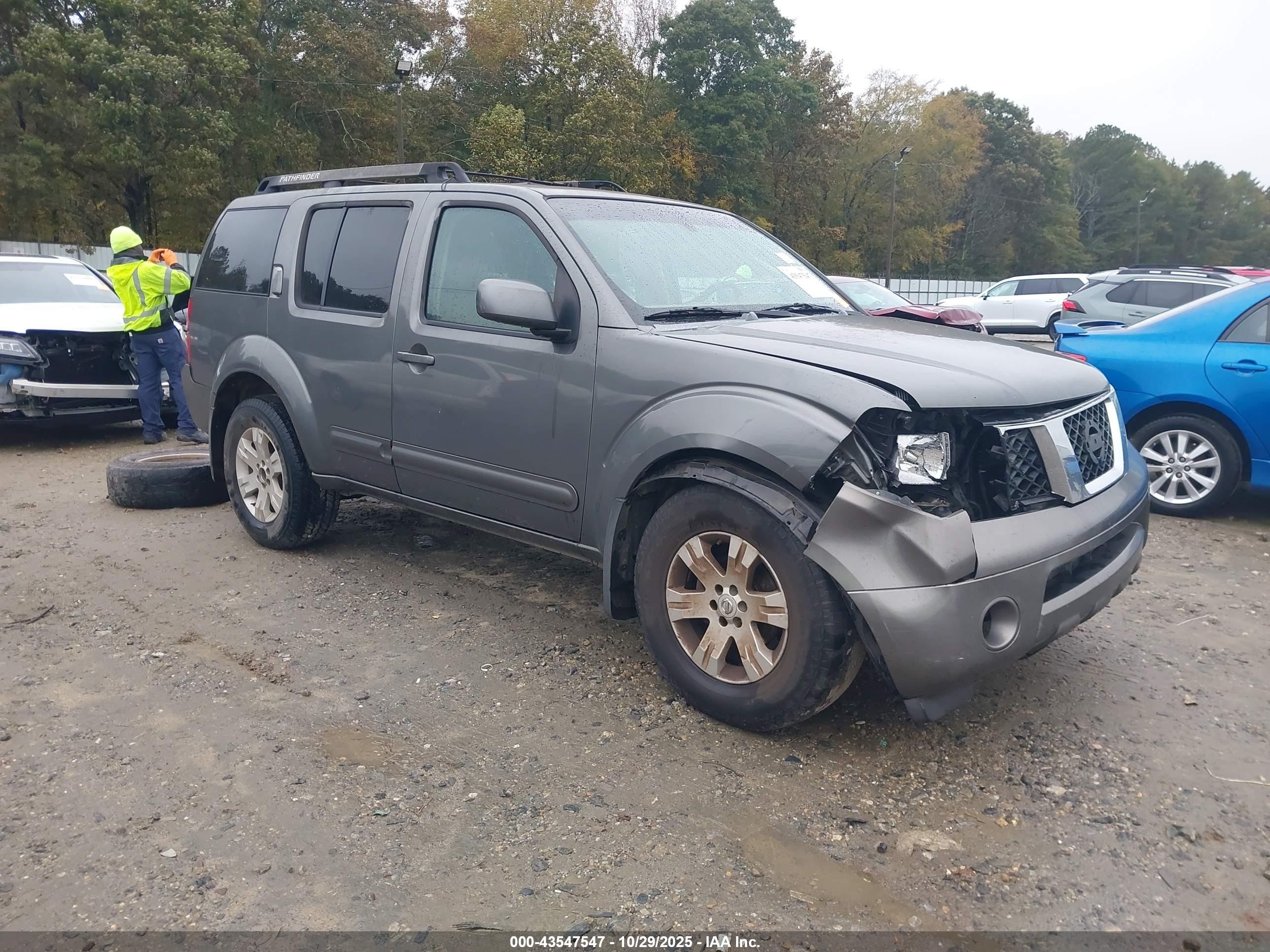 2005 Nissan Pathfinder Le Gray vin: 5N1AR18W15C707215