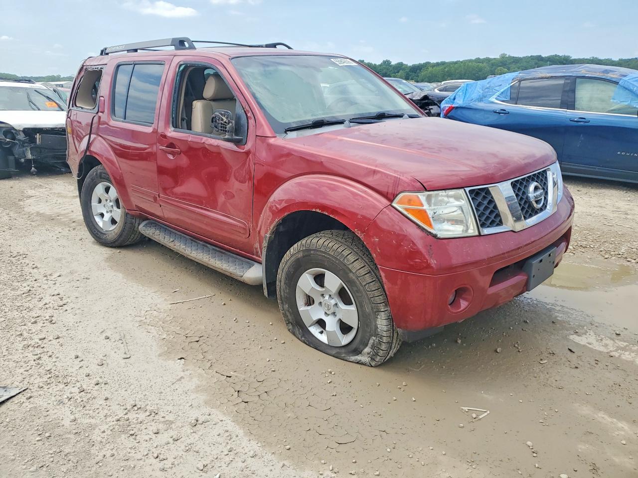 2005 Nissan Pathfinder Xe Red vin: 5N1AR18W15C765938