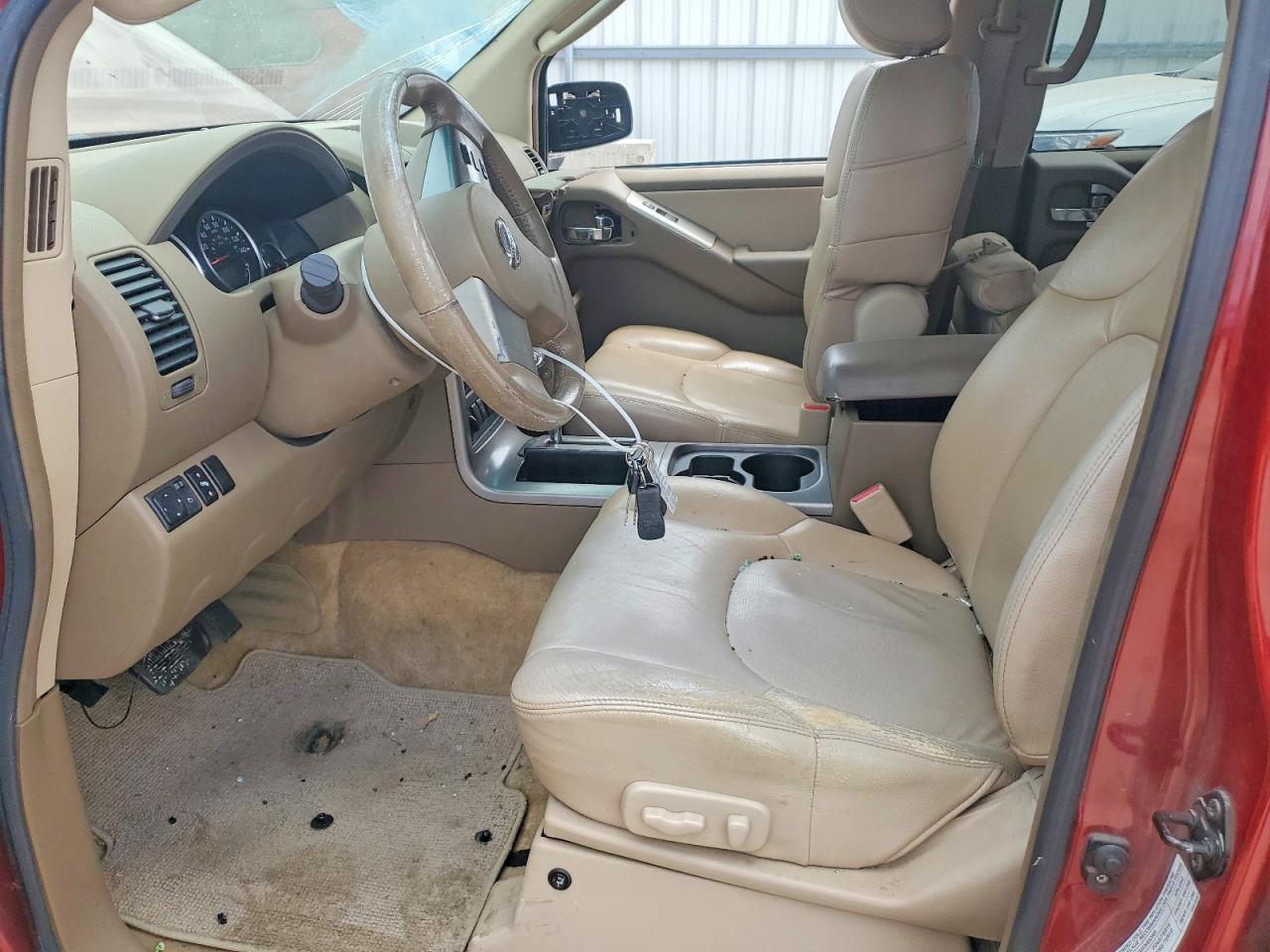 2005 Nissan Pathfinder Xe Red vin: 5N1AR18W15C765938