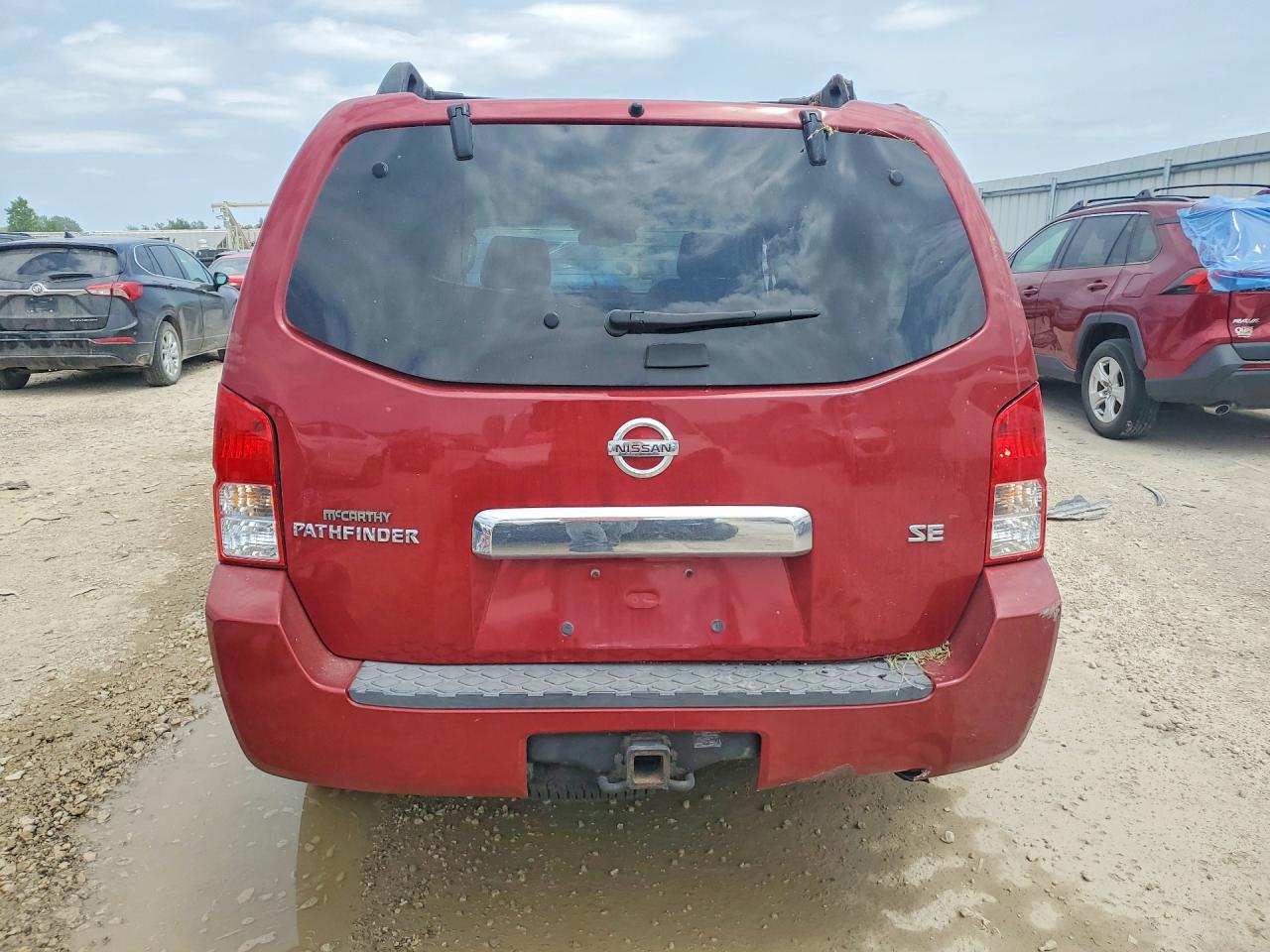 2005 Nissan Pathfinder Xe Red vin: 5N1AR18W15C765938