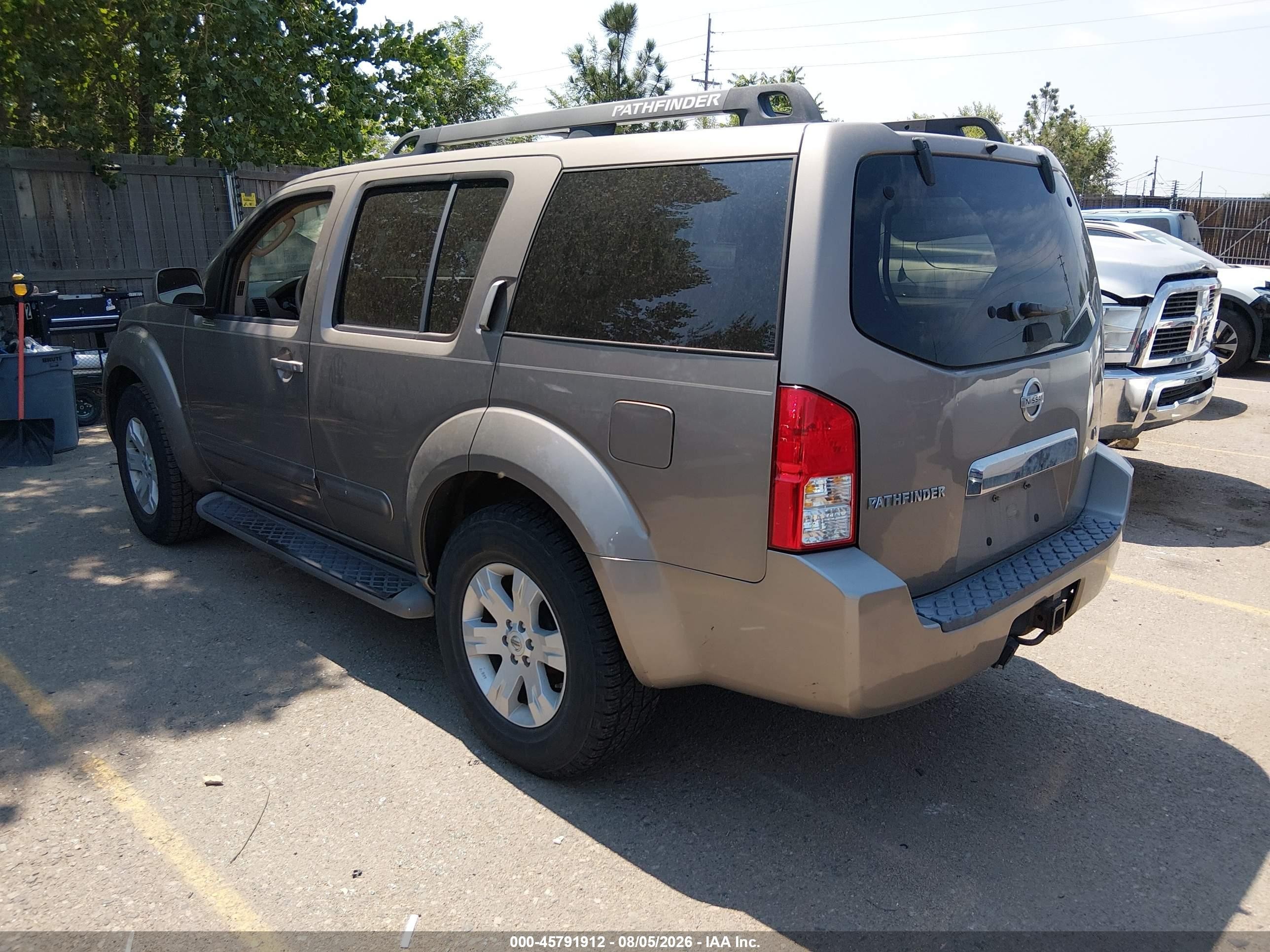 2007 Nissan Pathfinder Le Beige vin: 5N1AR18W17C618862