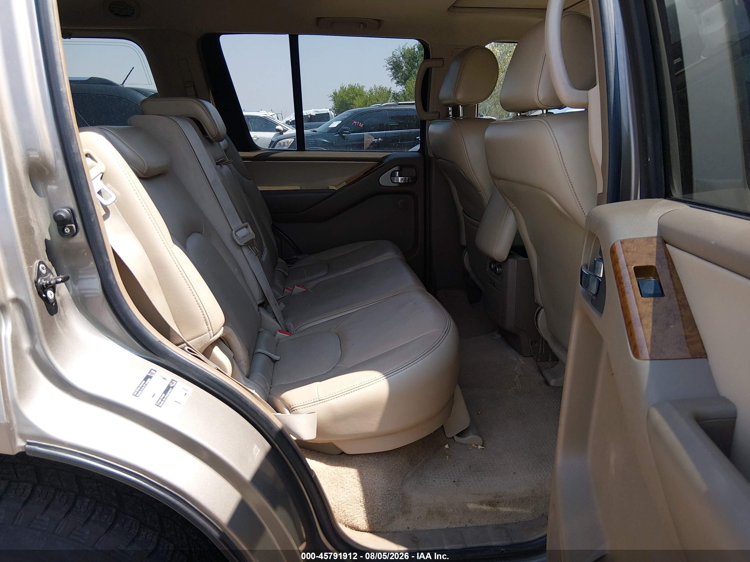 2007 Nissan Pathfinder Le Beige vin: 5N1AR18W17C618862
