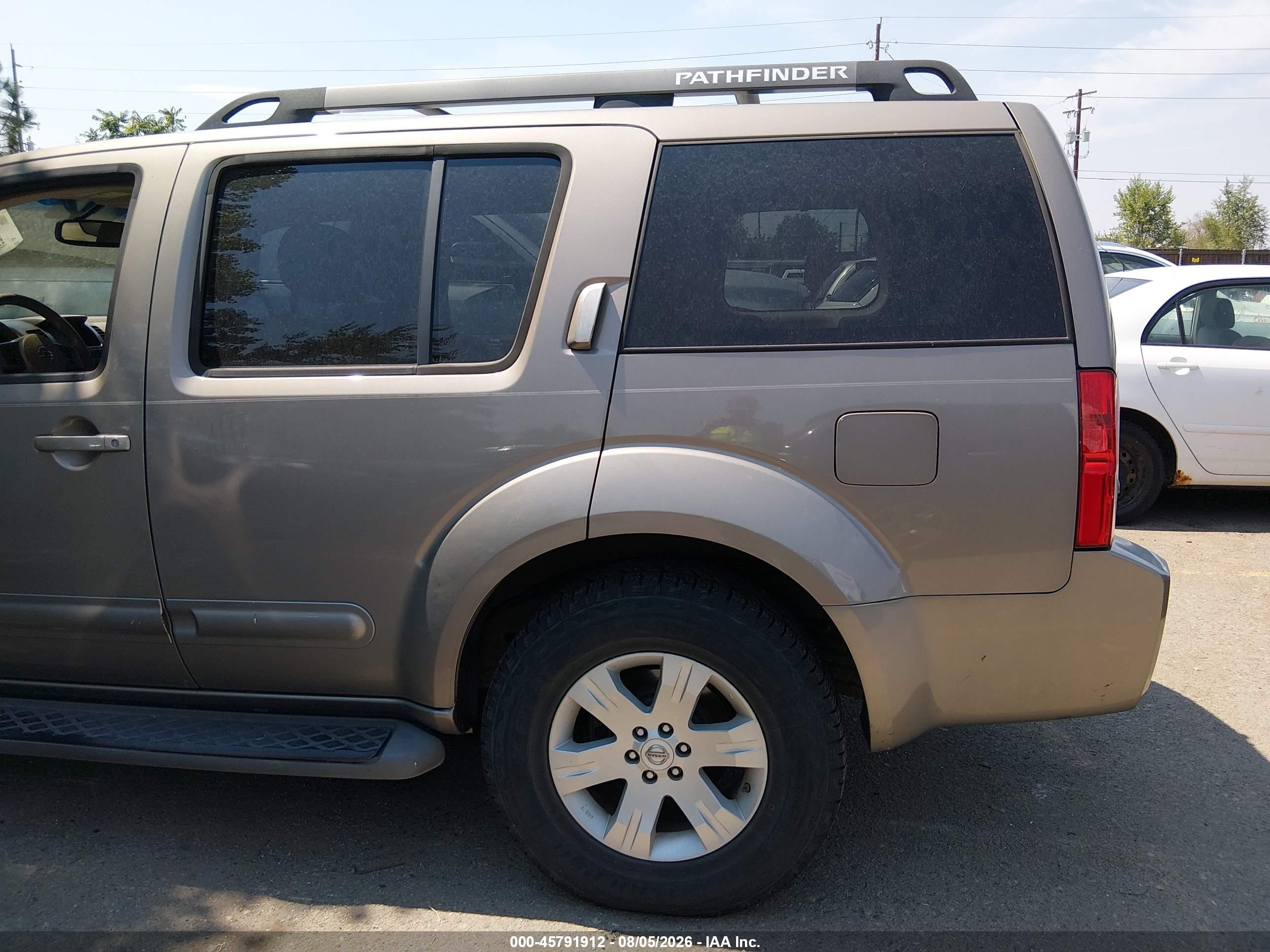 2007 Nissan Pathfinder Le Beige vin: 5N1AR18W17C618862