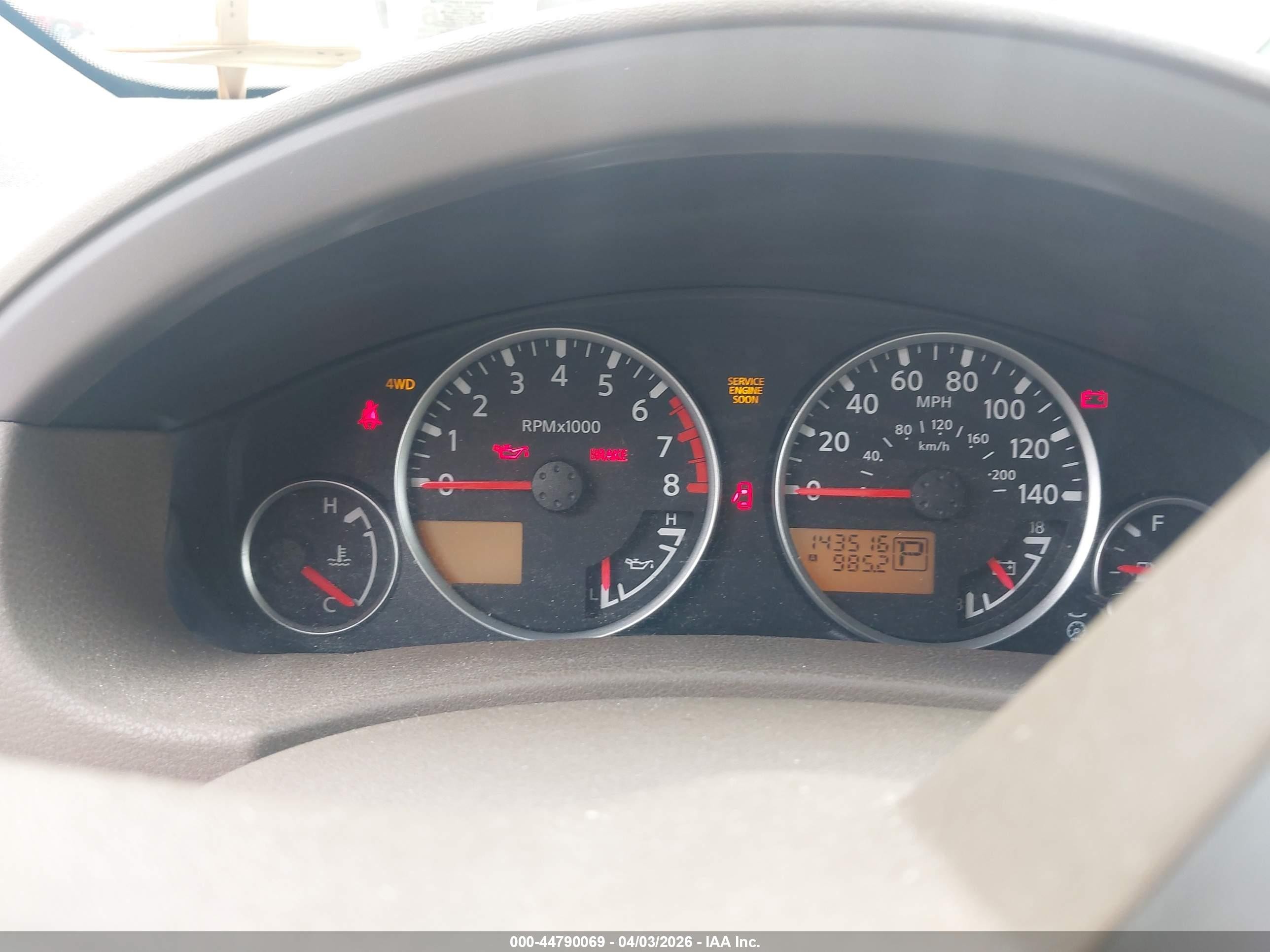 2005 Nissan Pathfinder Le Red vin: 5N1AR18W25C737209