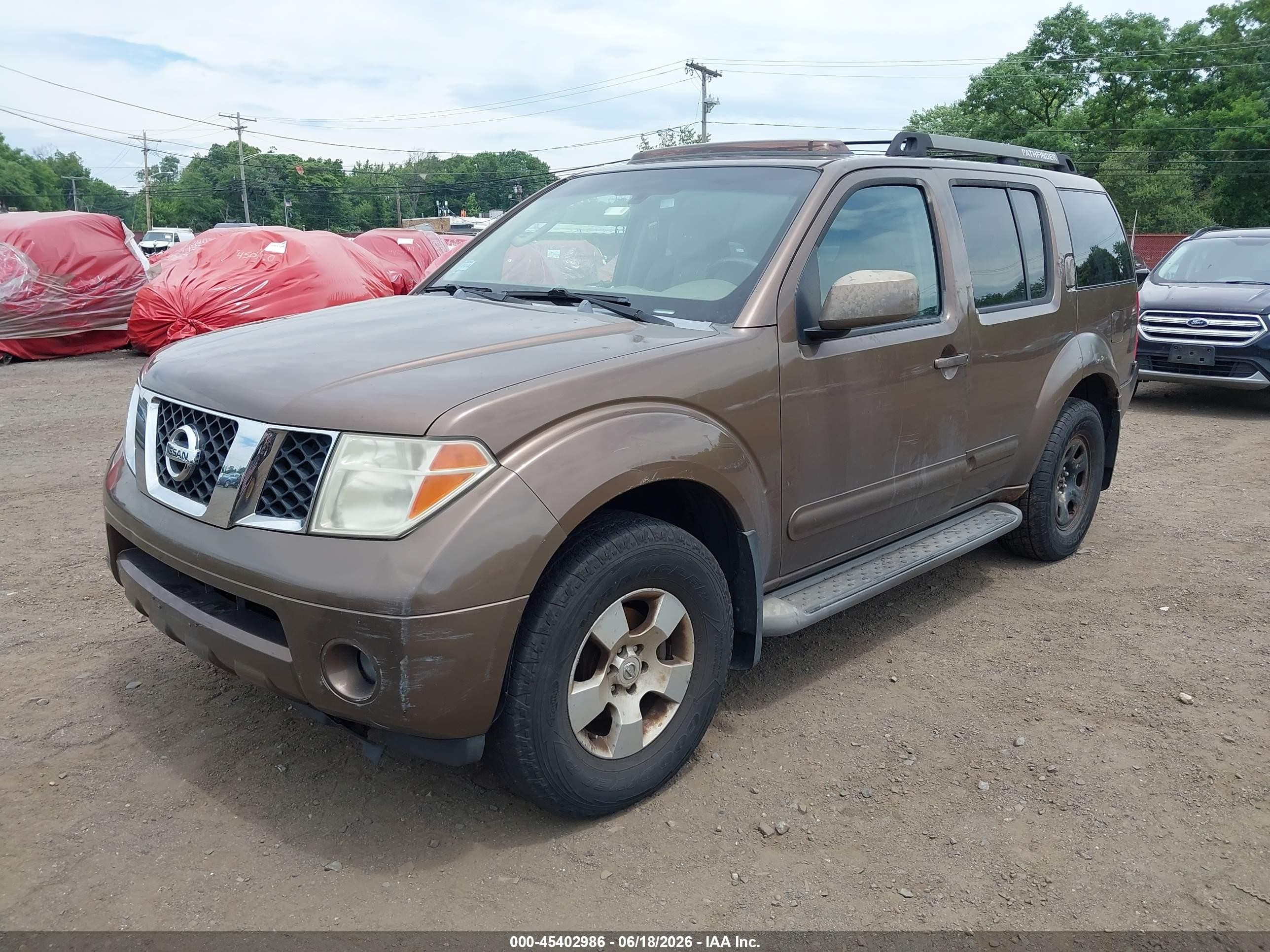 2005 Nissan Pathfinder Se Brown vin: 5N1AR18W25C751045