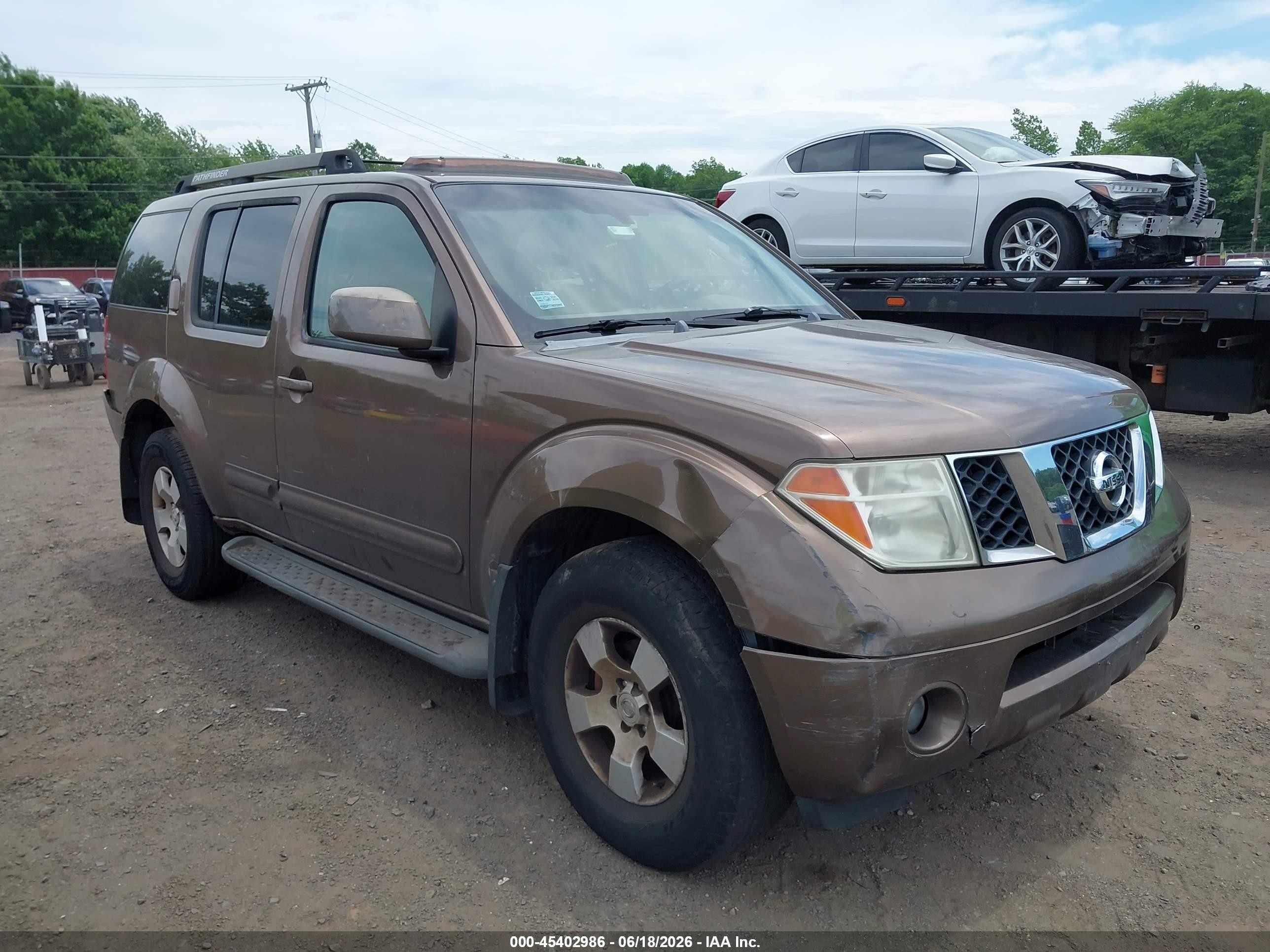 2005 Nissan Pathfinder Se Brown vin: 5N1AR18W25C751045