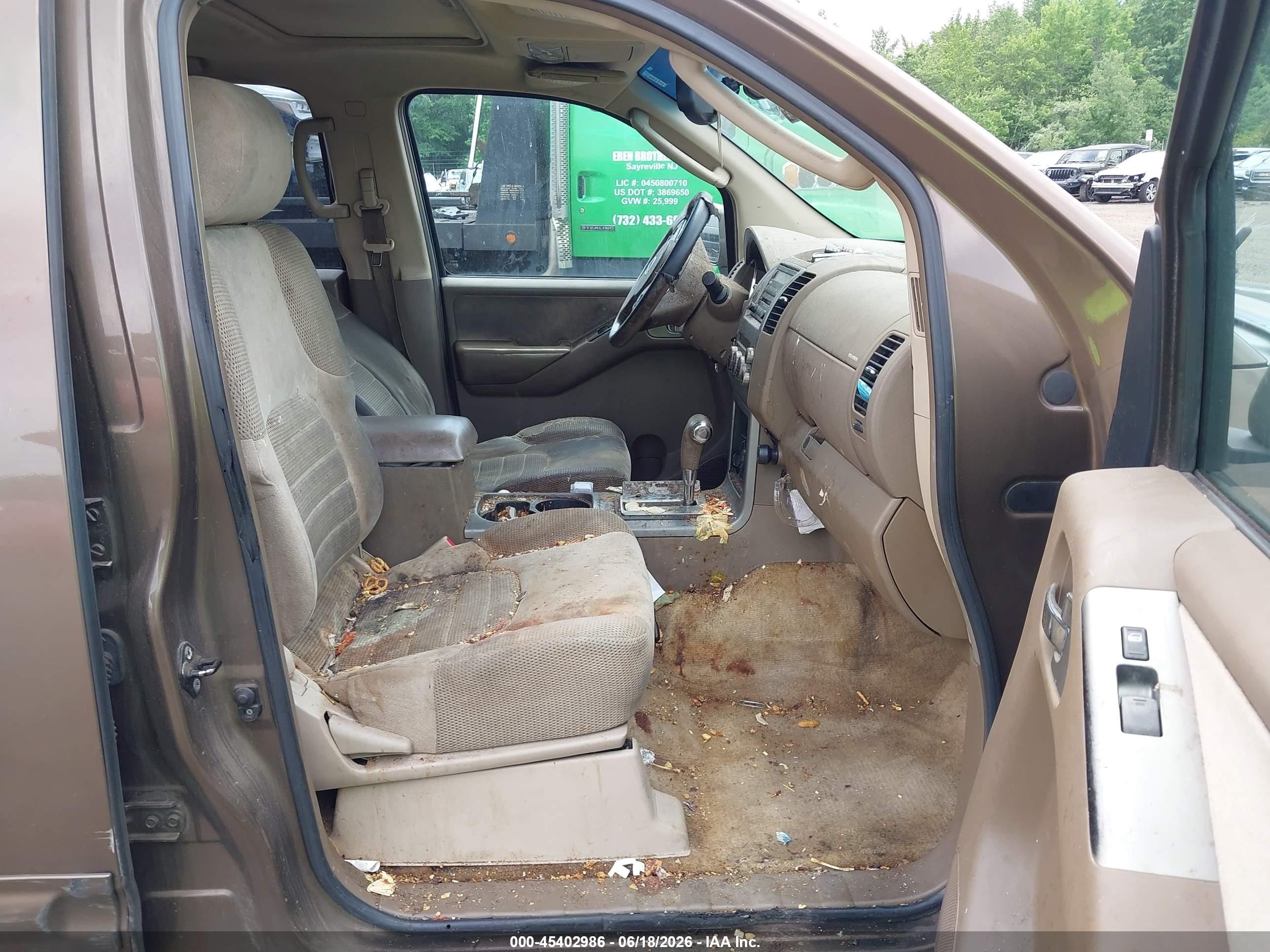 2005 Nissan Pathfinder Se Brown vin: 5N1AR18W25C751045