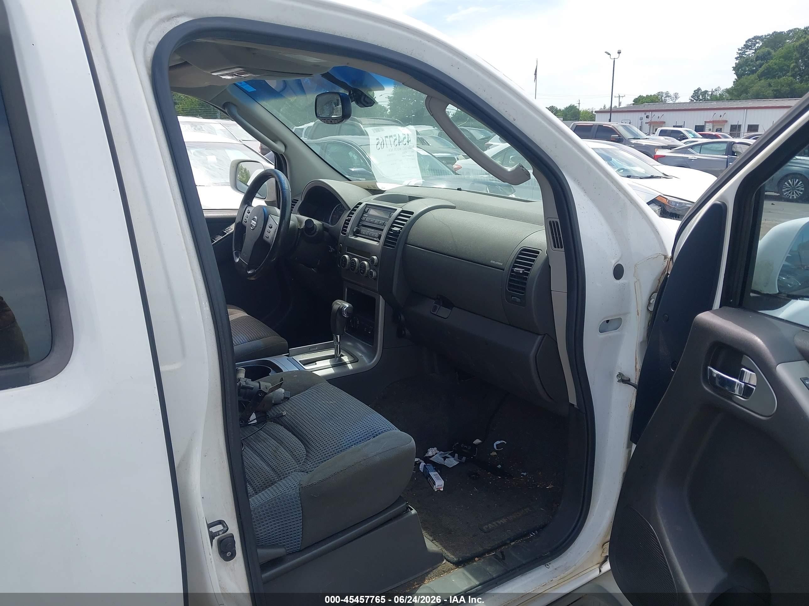 2005 Nissan Pathfinder Se Off-road Белый vin: 5N1AR18W25C765401