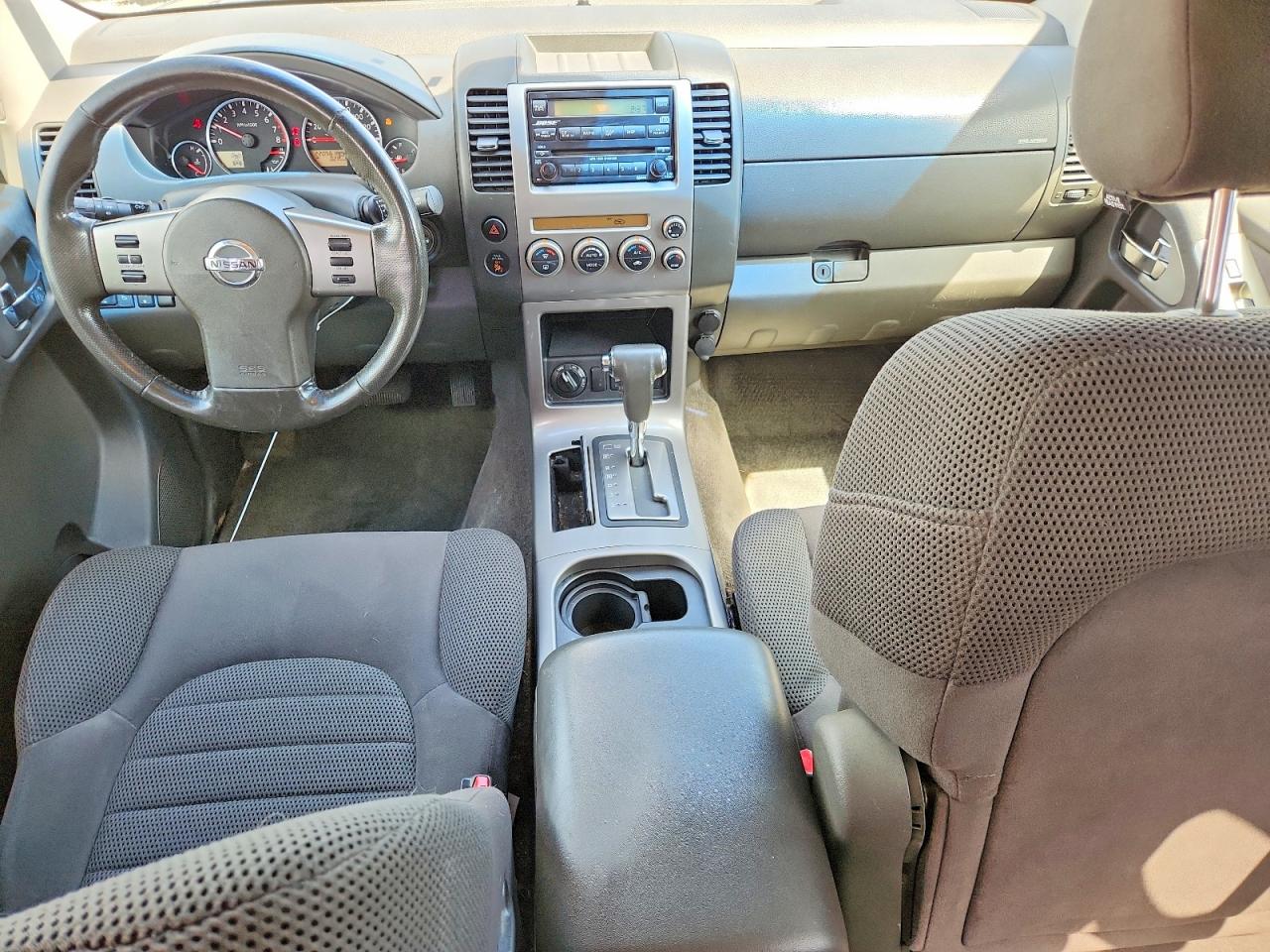 2005 Nissan Pathfinder Le/se/xe Tan vin: 5N1AR18W25C770212