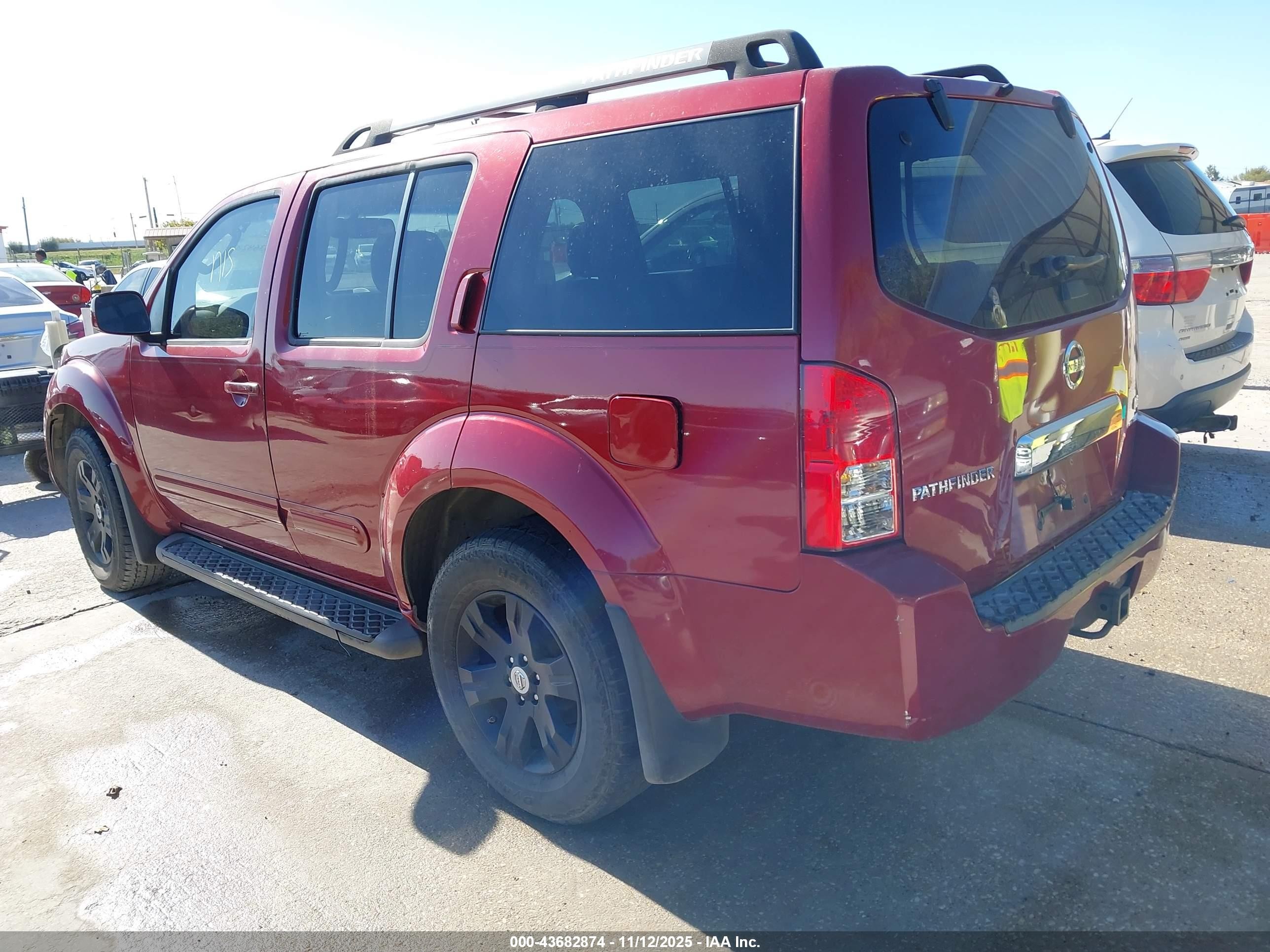 2006 Nissan Pathfinder Le Maroon vin: 5N1AR18W26C616567