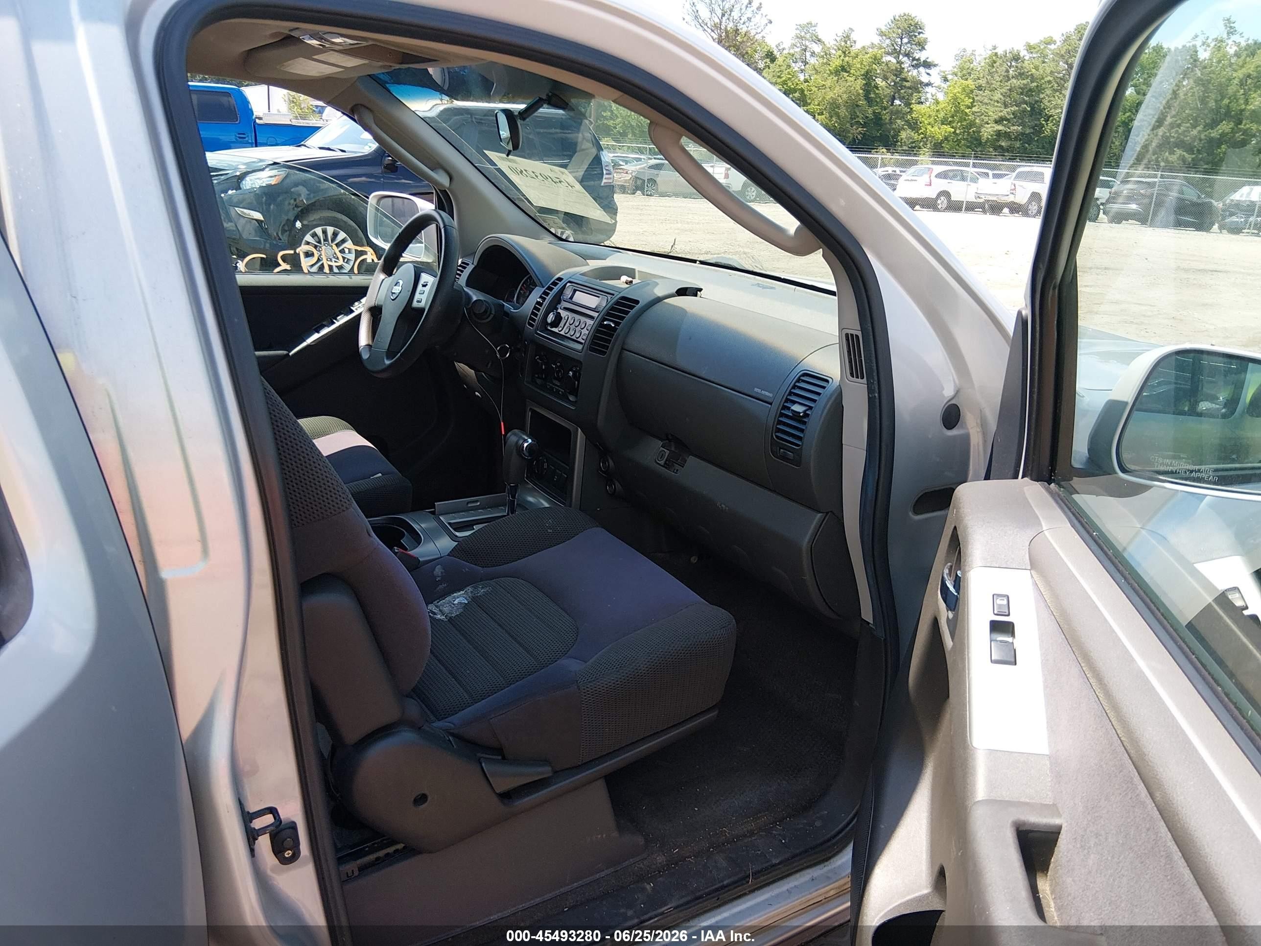 2005 Nissan Pathfinder Se Silver vin: 5N1AR18W35C727868