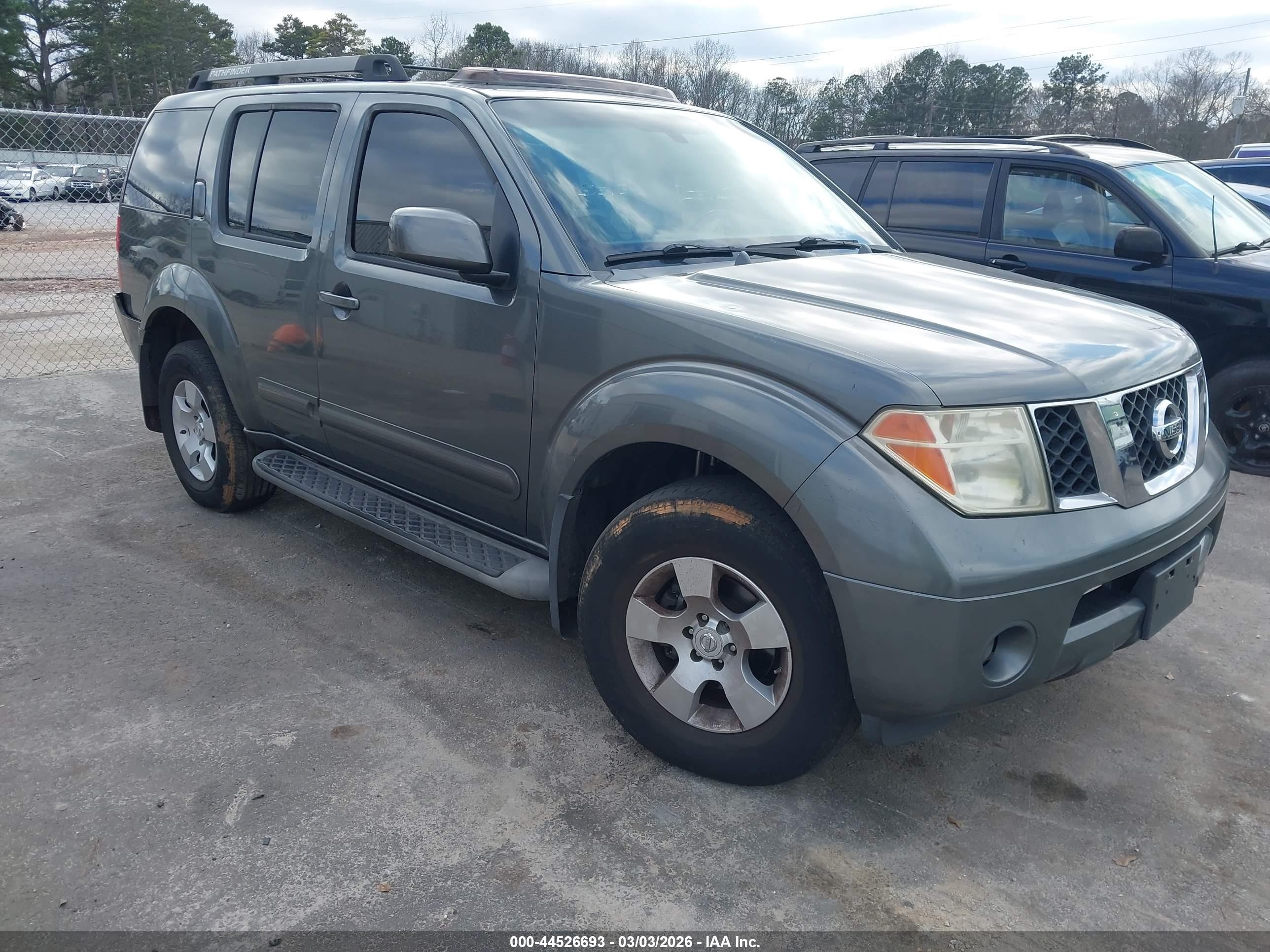 2005 Nissan Pathfinder Se Gray vin: 5N1AR18W35C766718