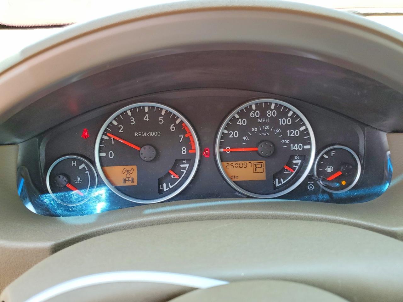 2005 Nissan Pathfinder Xe Red vin: 5N1AR18W35C769022