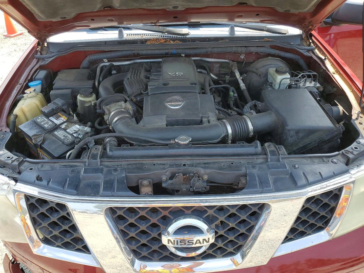 2005 Nissan Pathfinder Xe Red vin: 5N1AR18W35C769022