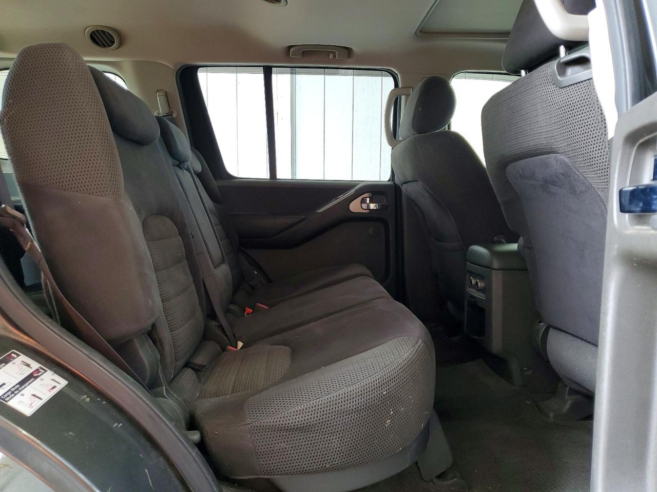 2005 Nissan Pathfinder Xe Gray vin: 5N1AR18W35C780845