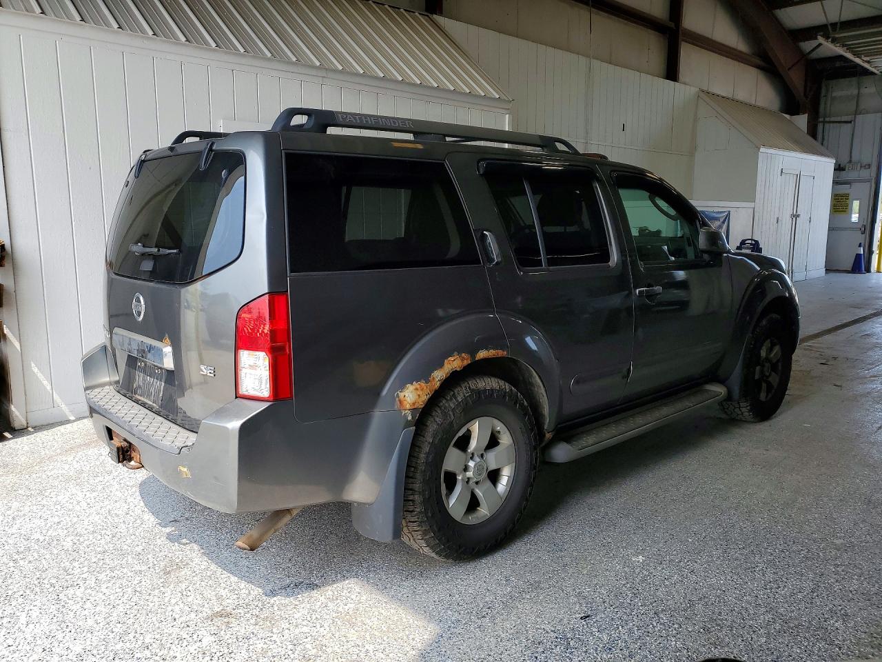 2005 Nissan Pathfinder Xe Gray vin: 5N1AR18W35C780845