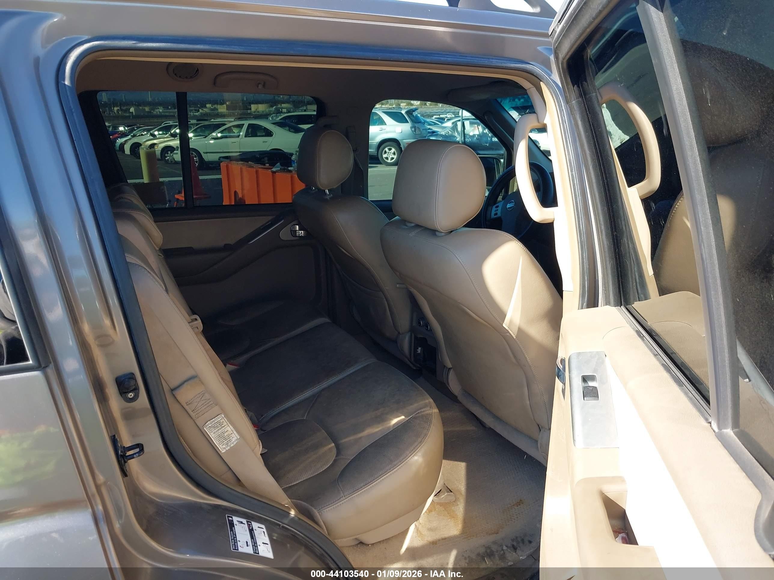 2006 Nissan Pathfinder Se Gold vin: 5N1AR18W36C639890