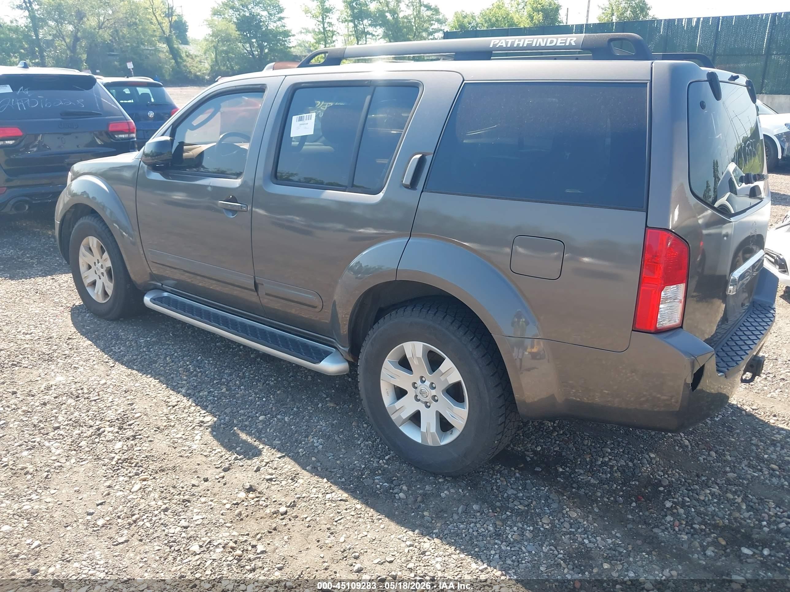 2007 Nissan Pathfinder Le Gray vin: 5N1AR18W37C645173