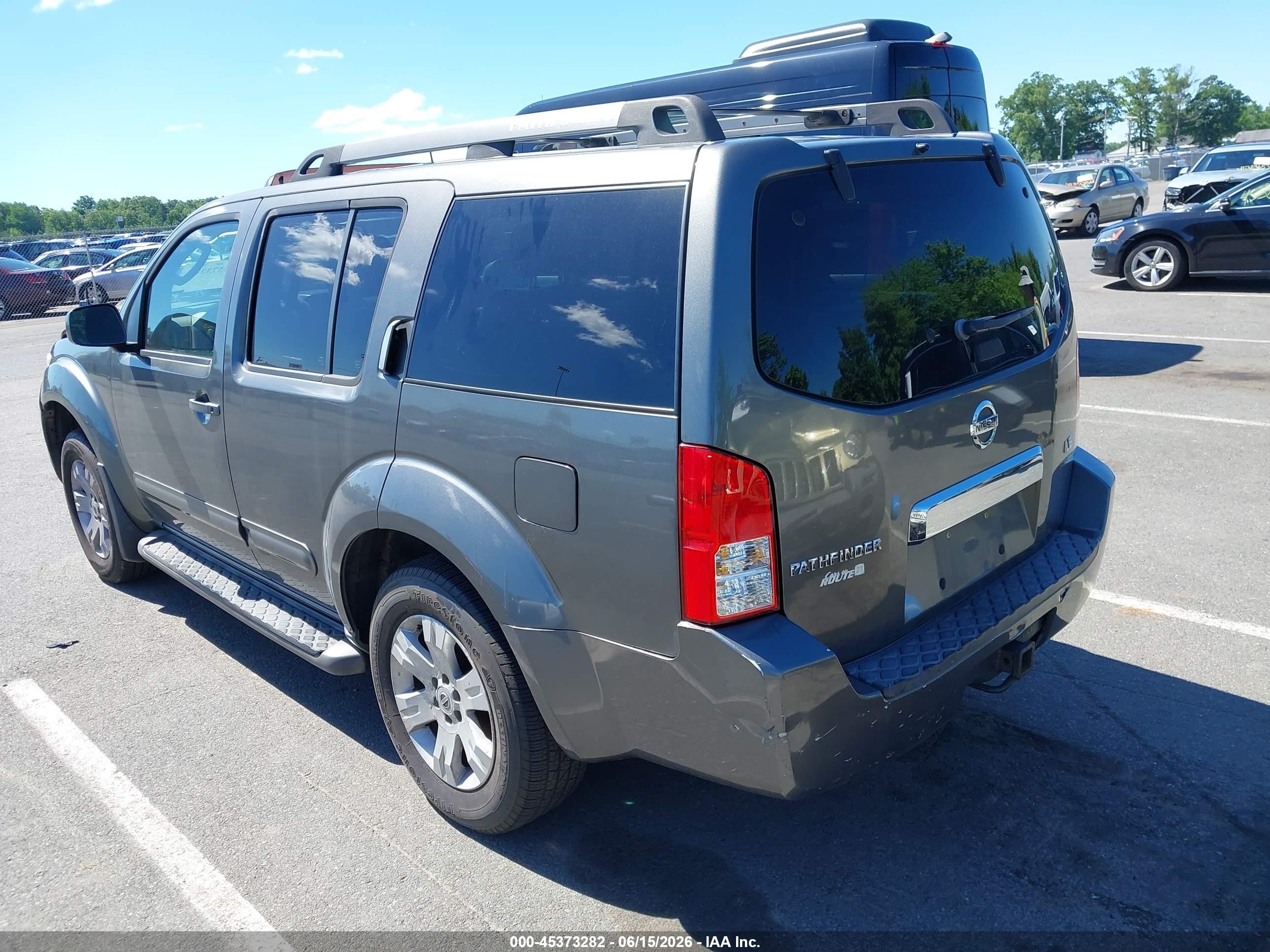 2005 Nissan Pathfinder Le Gray vin: 5N1AR18W45C721545