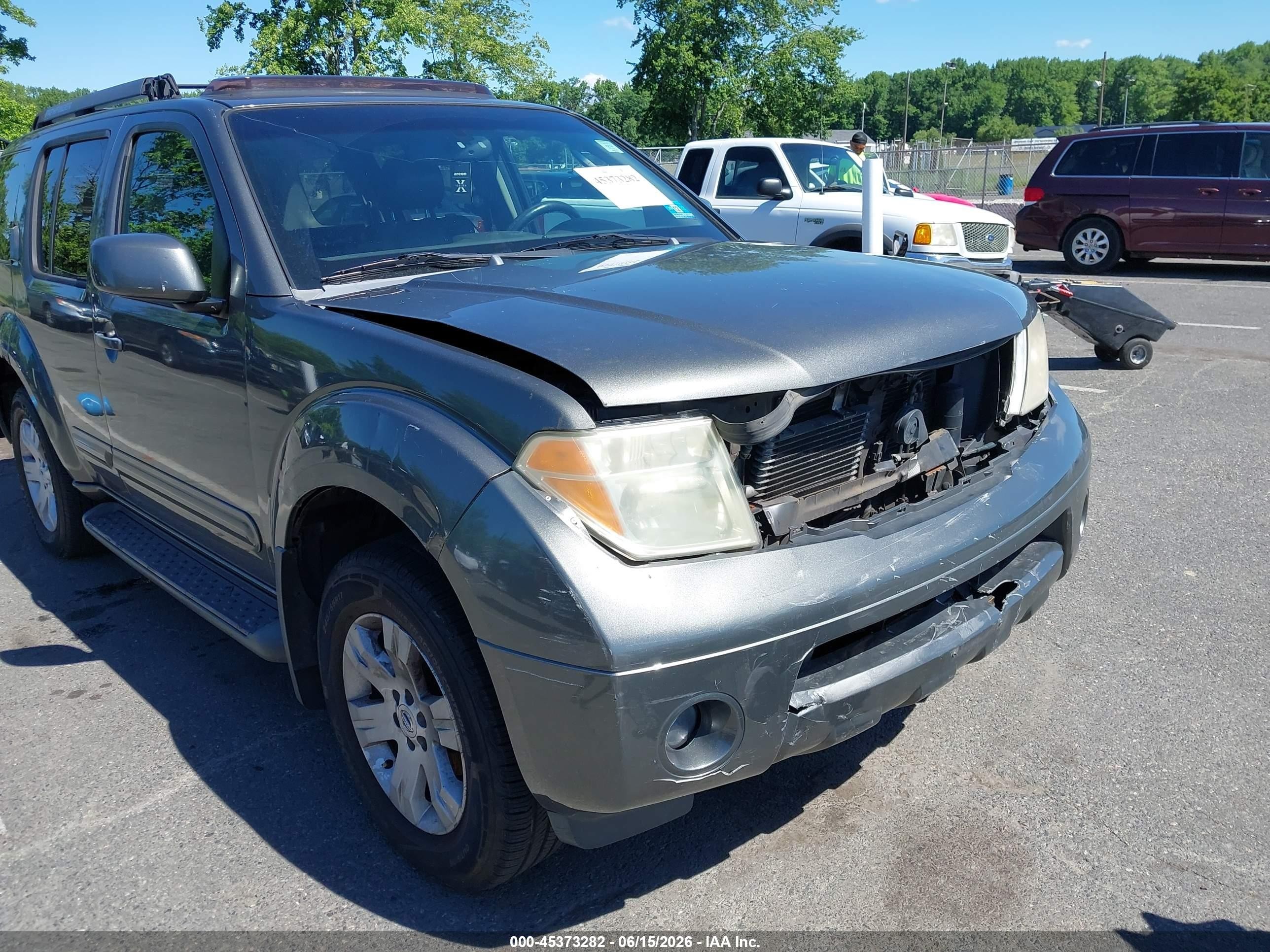 2005 Nissan Pathfinder Le Gray vin: 5N1AR18W45C721545