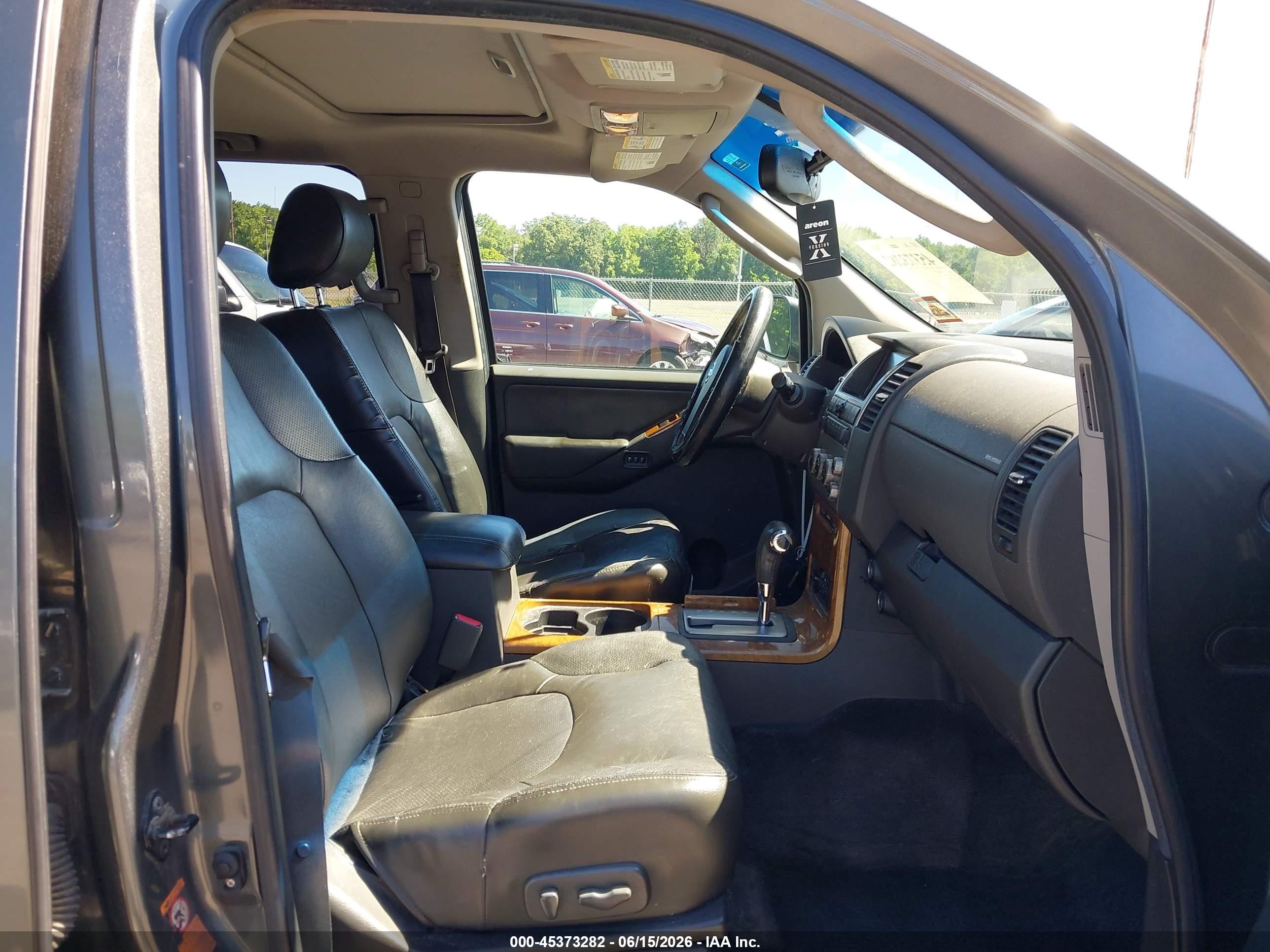 2005 Nissan Pathfinder Le Gray vin: 5N1AR18W45C721545