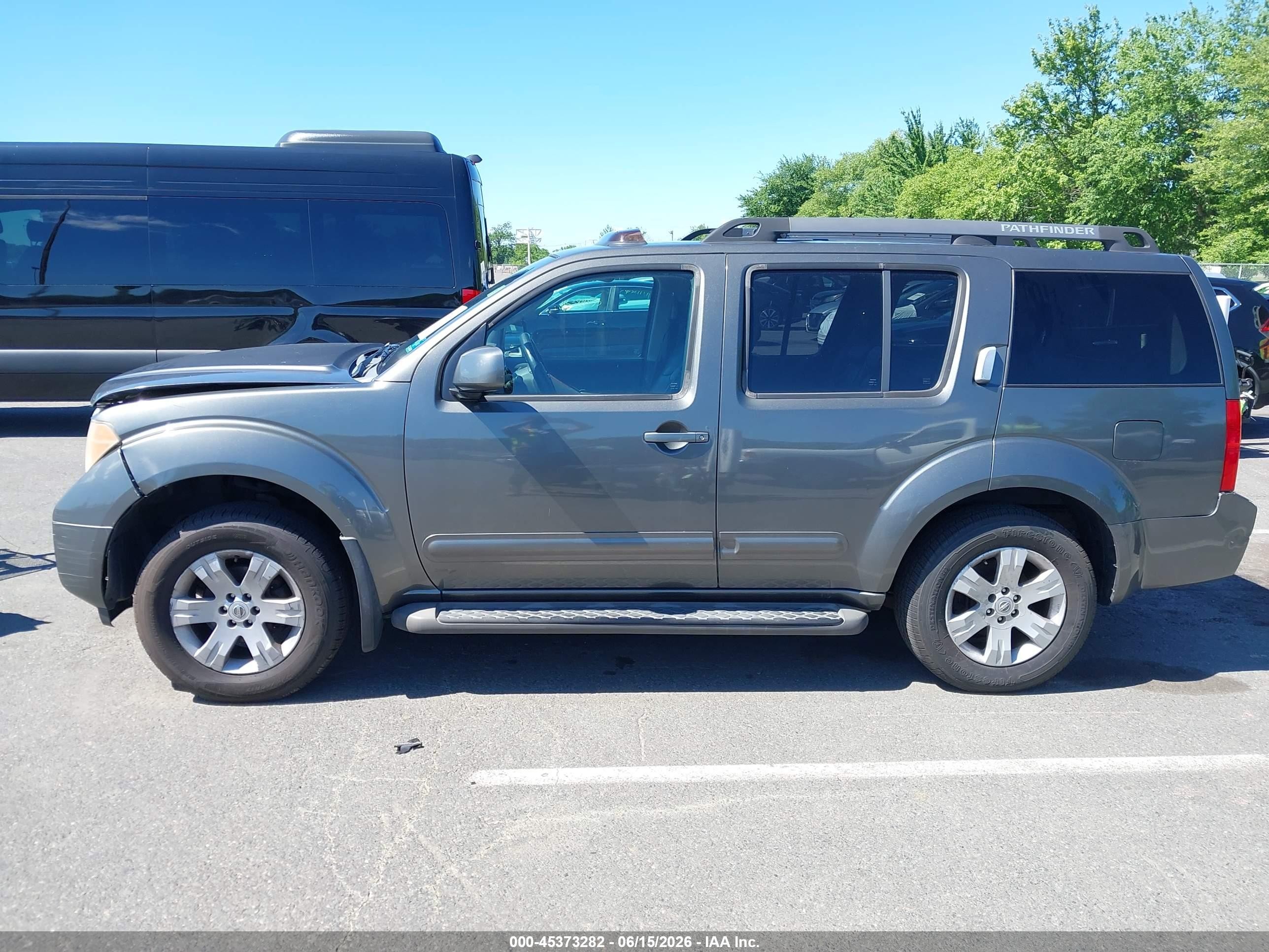 2005 Nissan Pathfinder Le Gray vin: 5N1AR18W45C721545