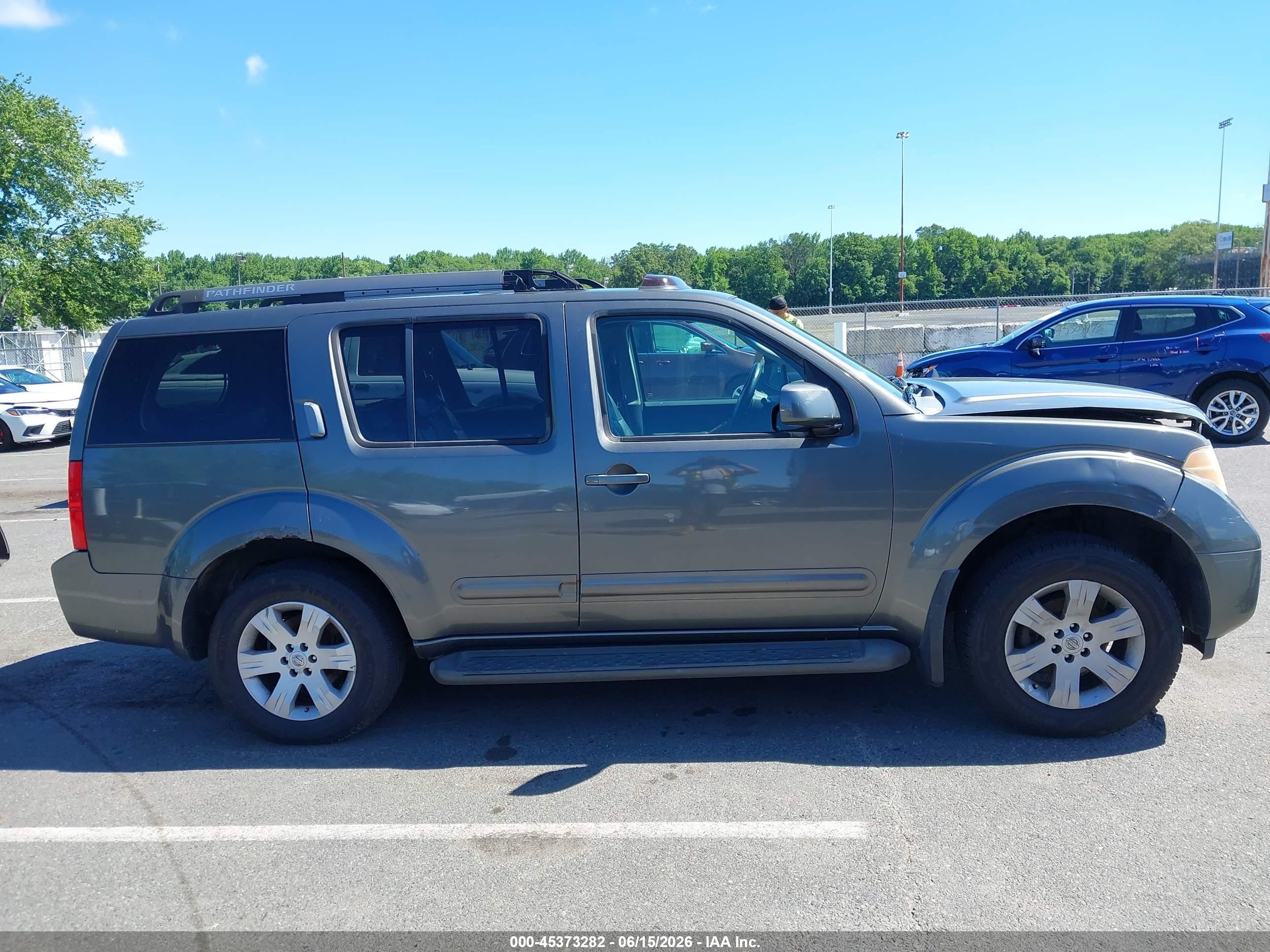 2005 Nissan Pathfinder Le Gray vin: 5N1AR18W45C721545