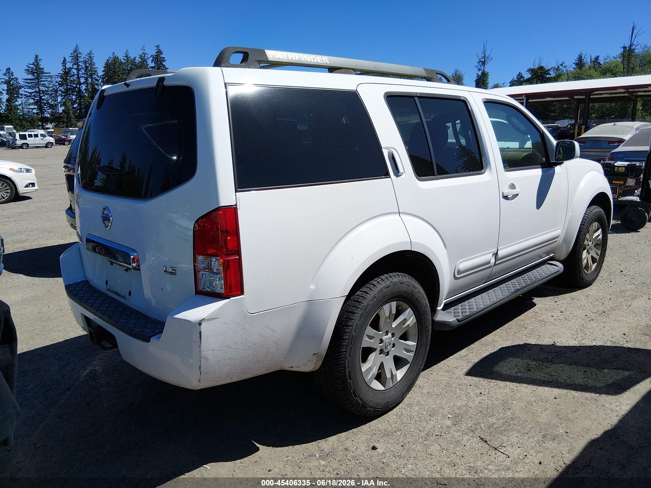 2006 Nissan Pathfinder Le White vin: 5N1AR18W46C613203