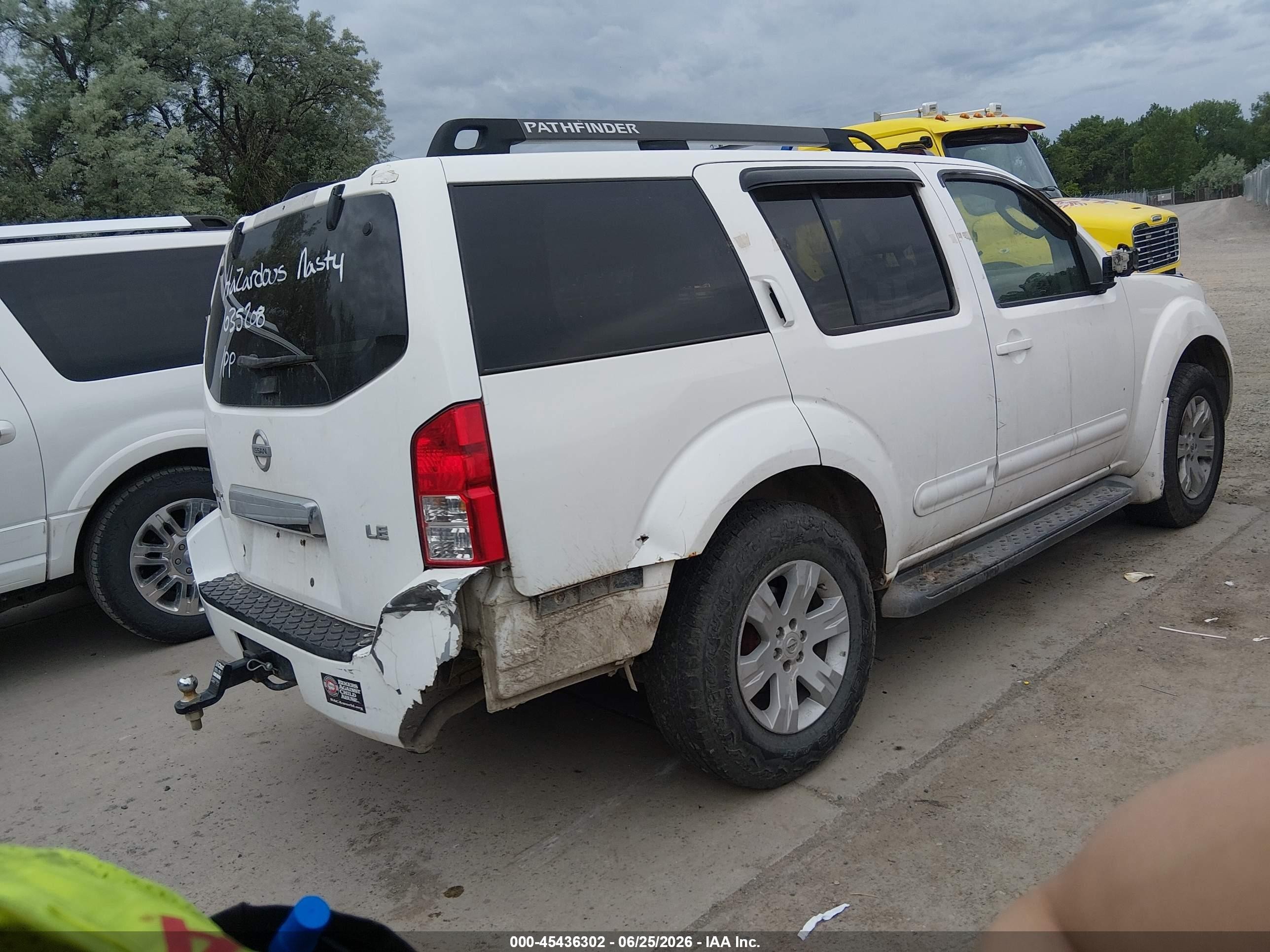 2006 Nissan Pathfinder Le White vin: 5N1AR18W46C635203