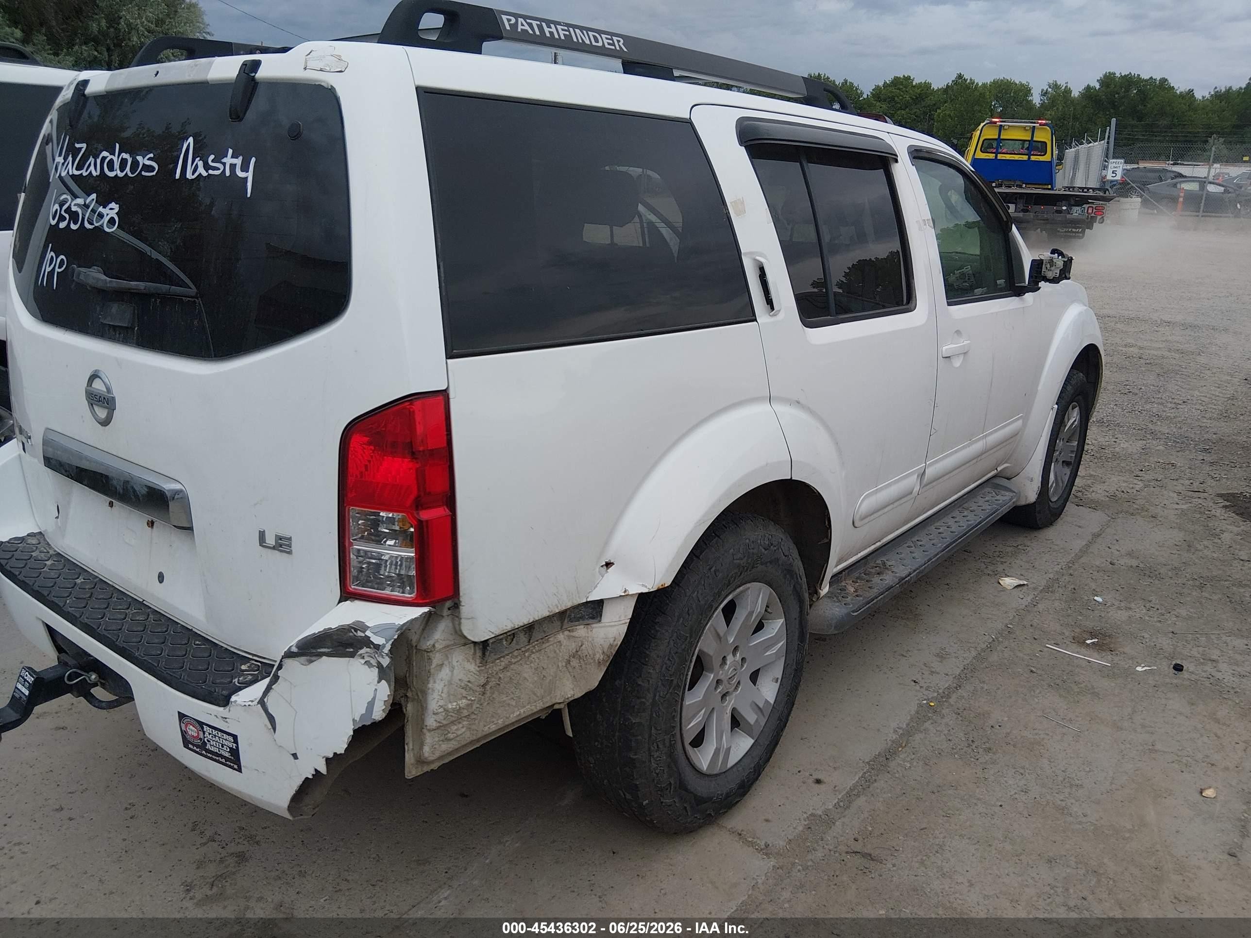 2006 Nissan Pathfinder Le White vin: 5N1AR18W46C635203
