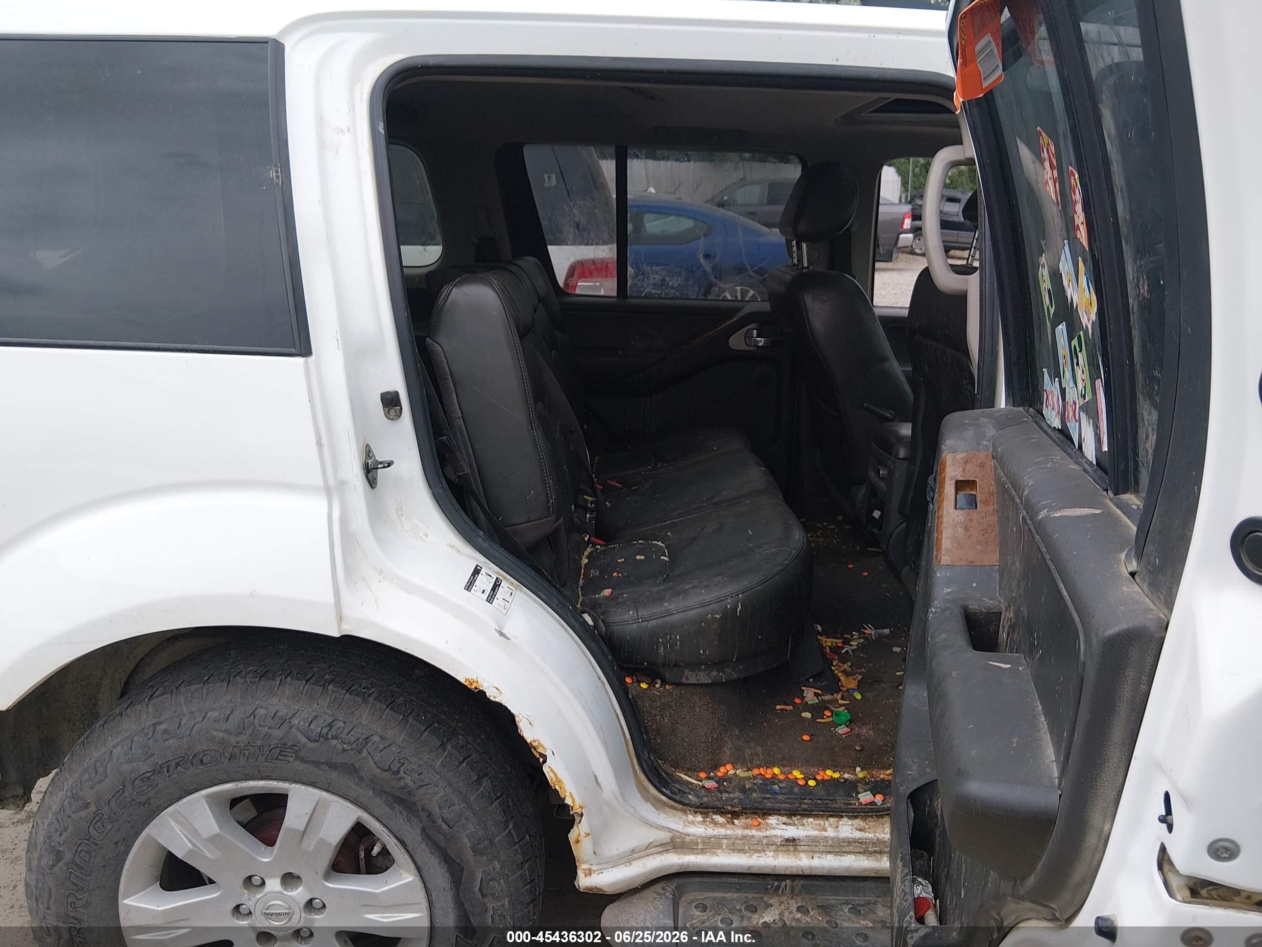 2006 Nissan Pathfinder Le White vin: 5N1AR18W46C635203