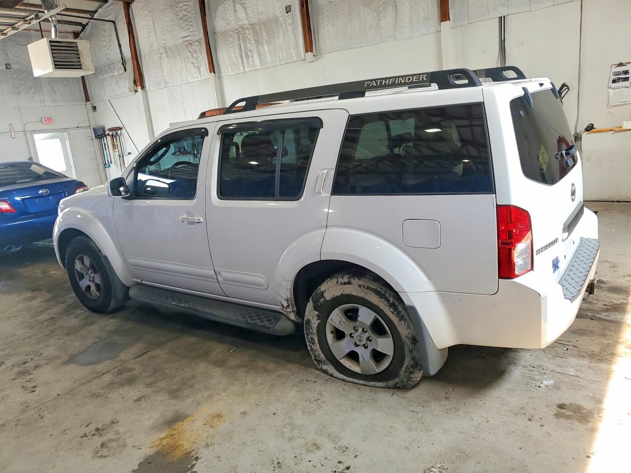 2007 Nissan Pathfinder S White vin: 5N1AR18W47C619049