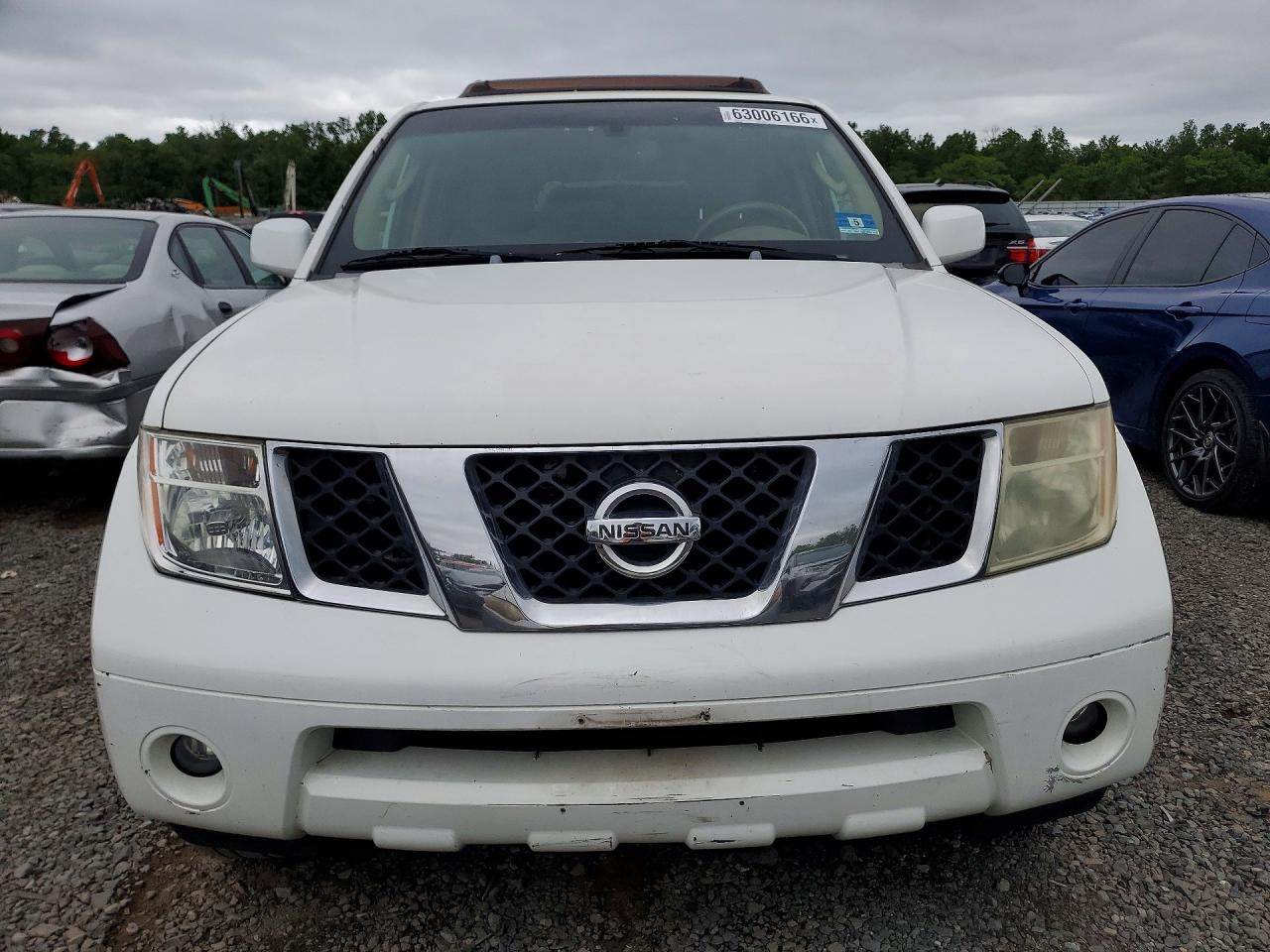 2007 Nissan Pathfinder S White vin: 5N1AR18W47C635218