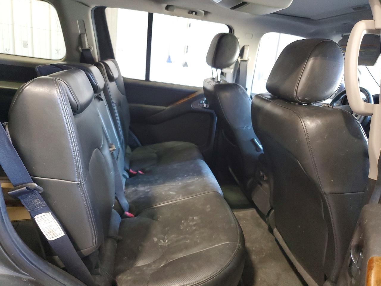 2005 Nissan Pathfinder Le Black vin: 5N1AR18W55C721392
