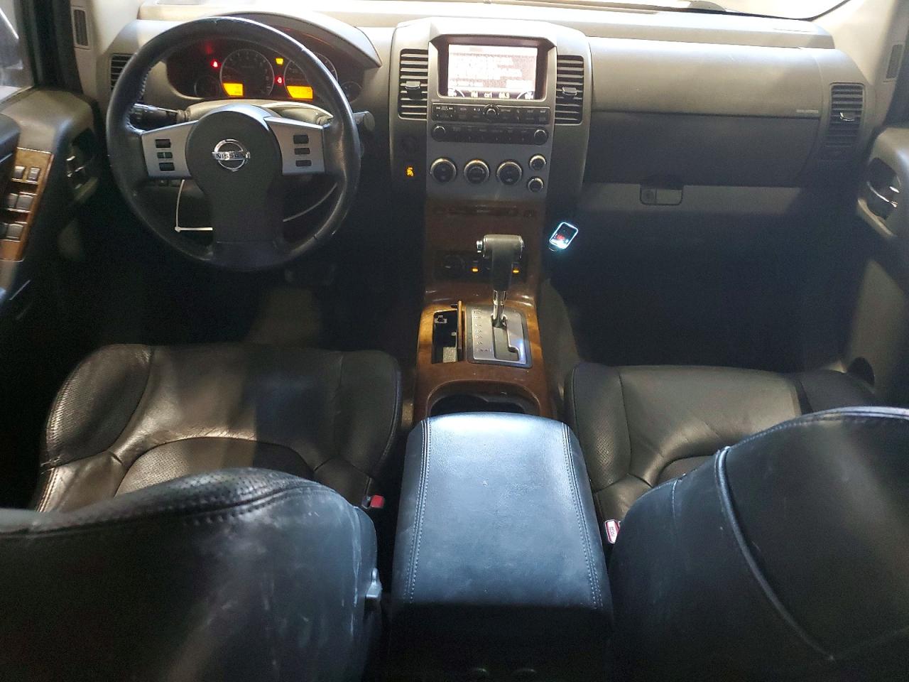 2005 Nissan Pathfinder Le Black vin: 5N1AR18W55C721392