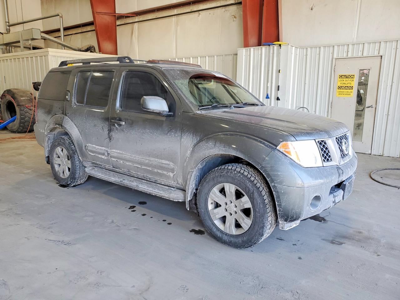 2005 Nissan Pathfinder Le Black vin: 5N1AR18W55C721392