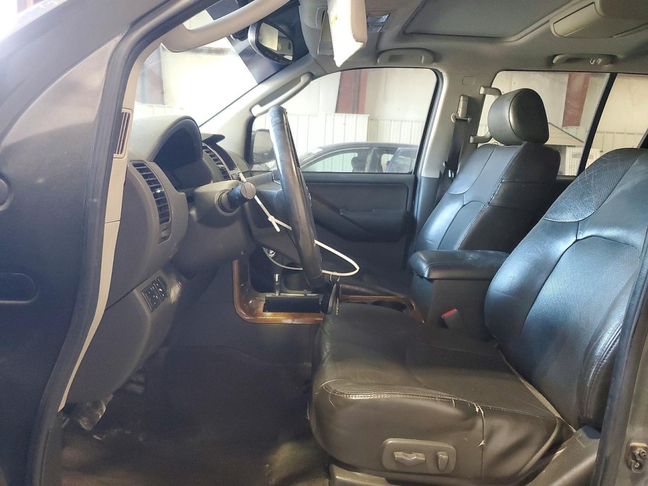 2005 Nissan Pathfinder Le Black vin: 5N1AR18W55C721392