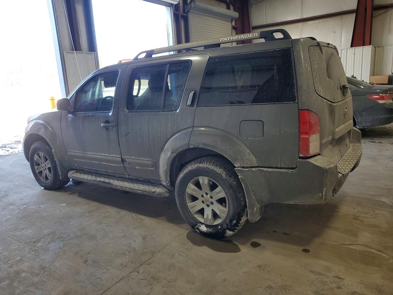 2005 Nissan Pathfinder Le Black vin: 5N1AR18W55C721392