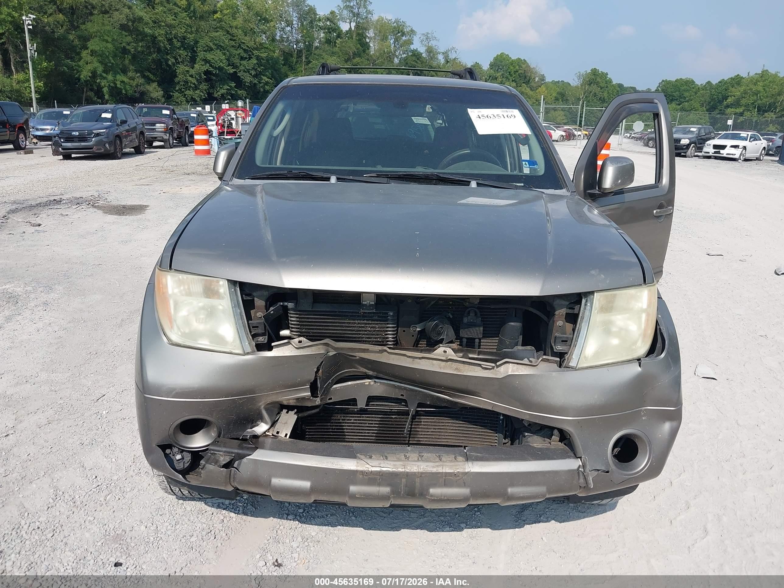 2005 Nissan Pathfinder Se Gold vin: 5N1AR18W55C749709