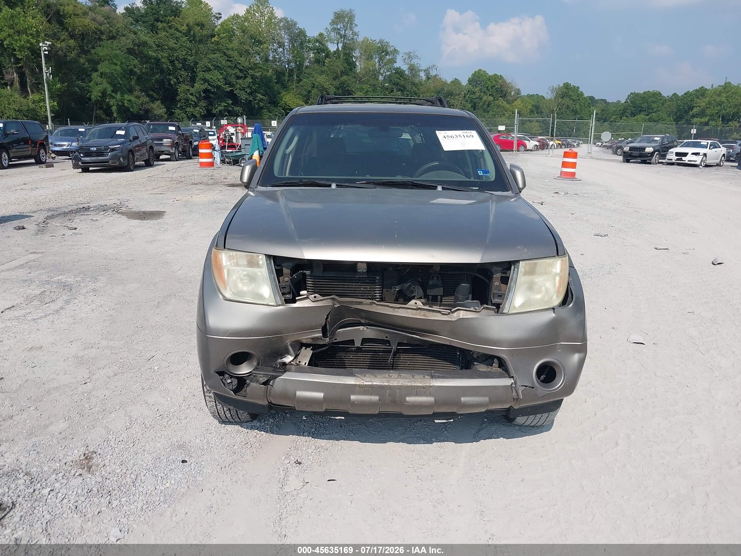 2005 Nissan Pathfinder Se Gold vin: 5N1AR18W55C749709