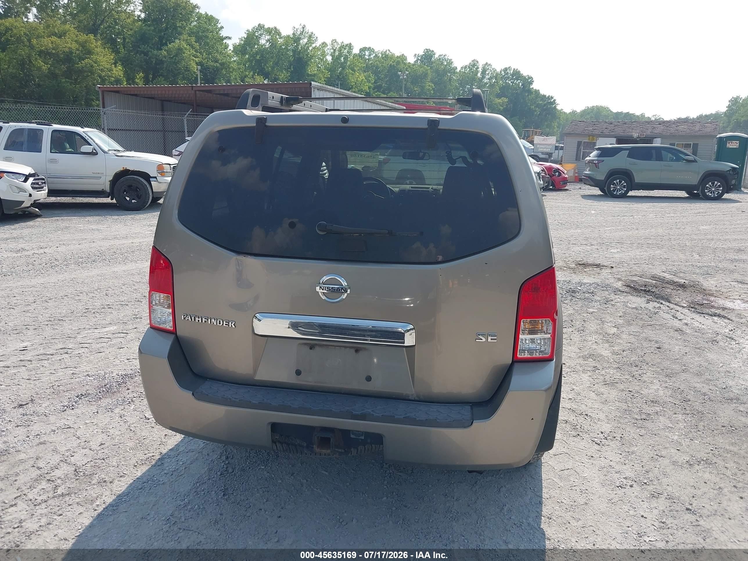 2005 Nissan Pathfinder Se Gold vin: 5N1AR18W55C749709