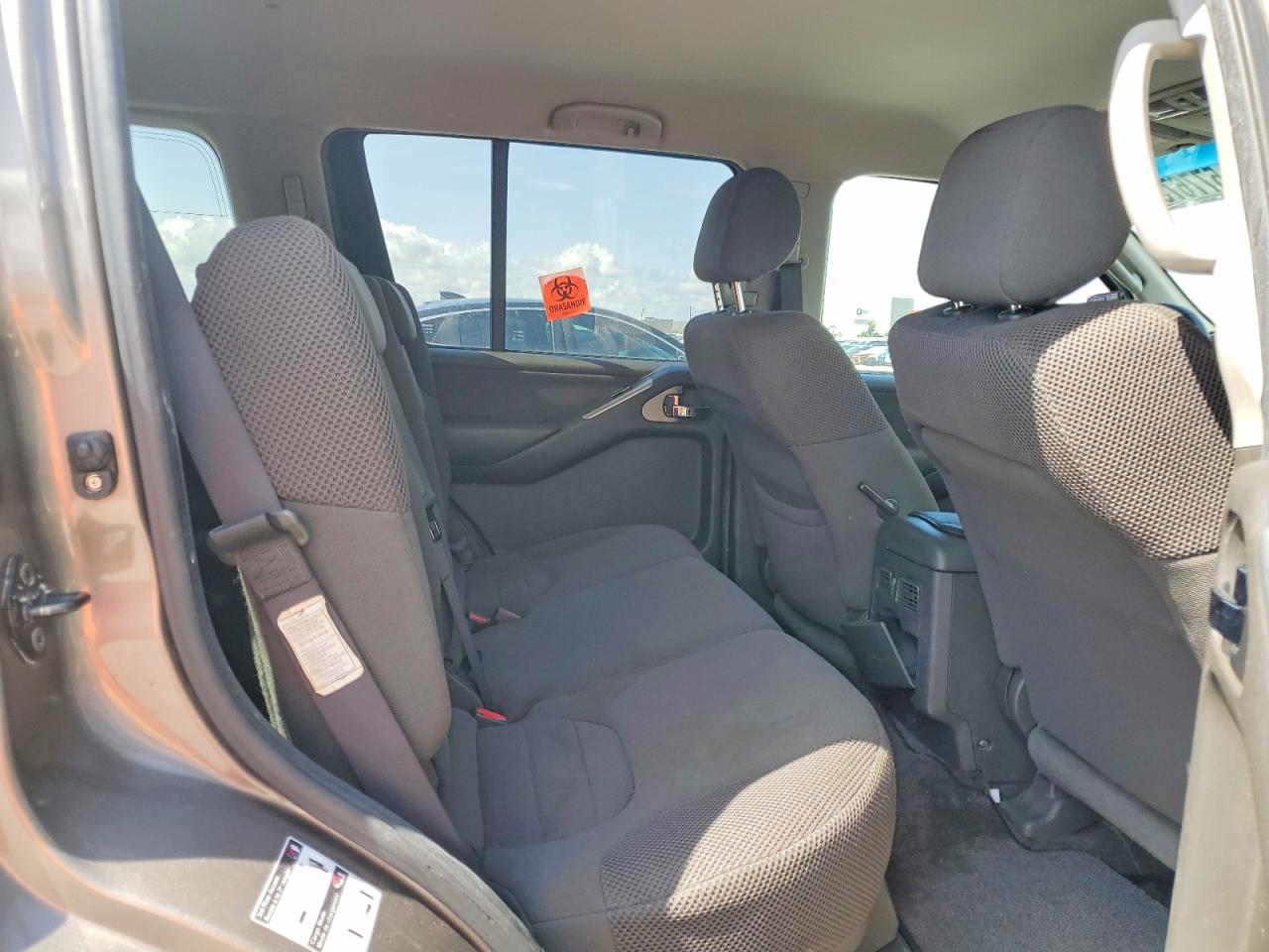 2005 Nissan Pathfinder Xe Gray vin: 5N1AR18W55C755249