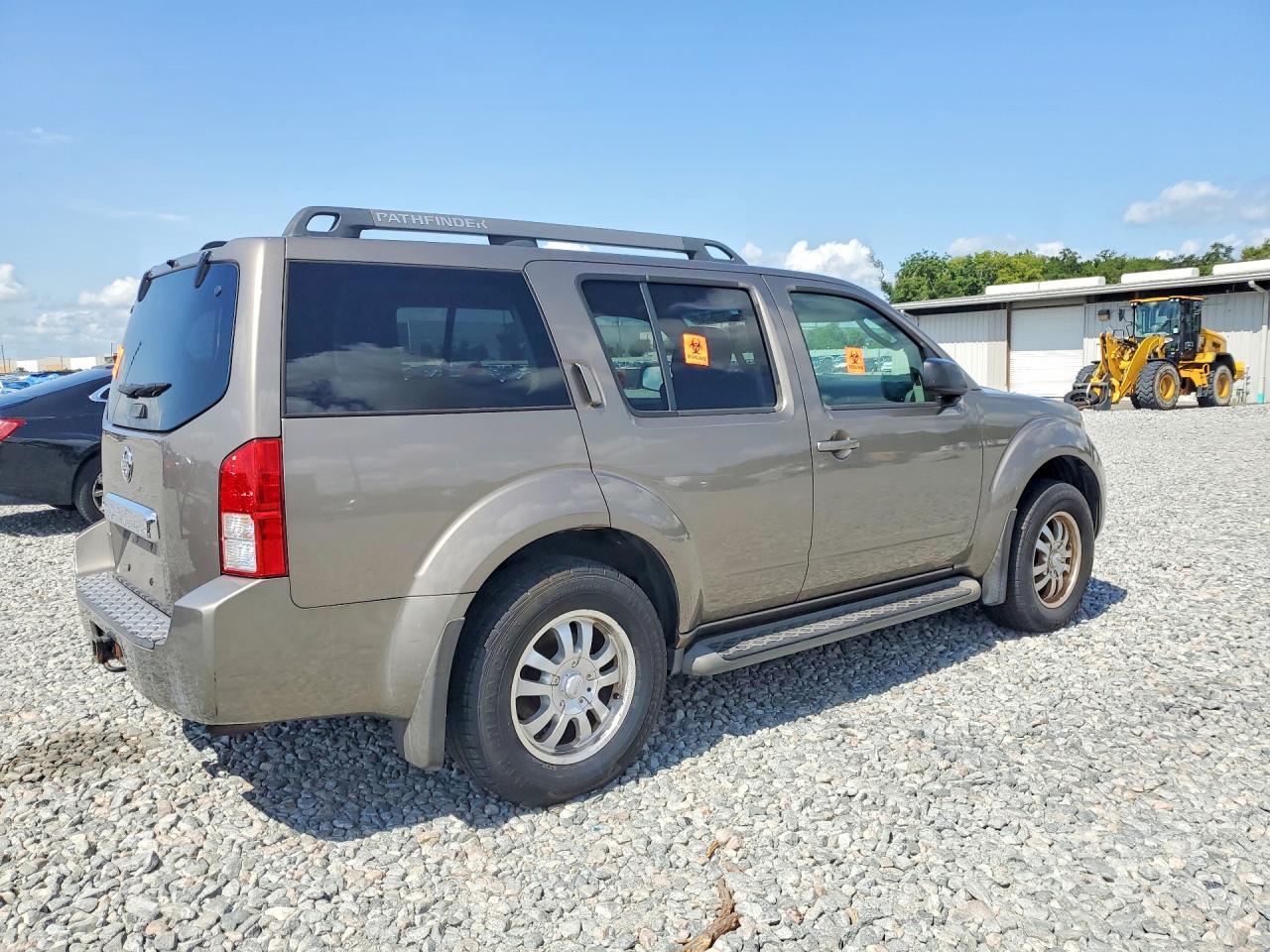 2005 Nissan Pathfinder Xe Gray vin: 5N1AR18W55C755249
