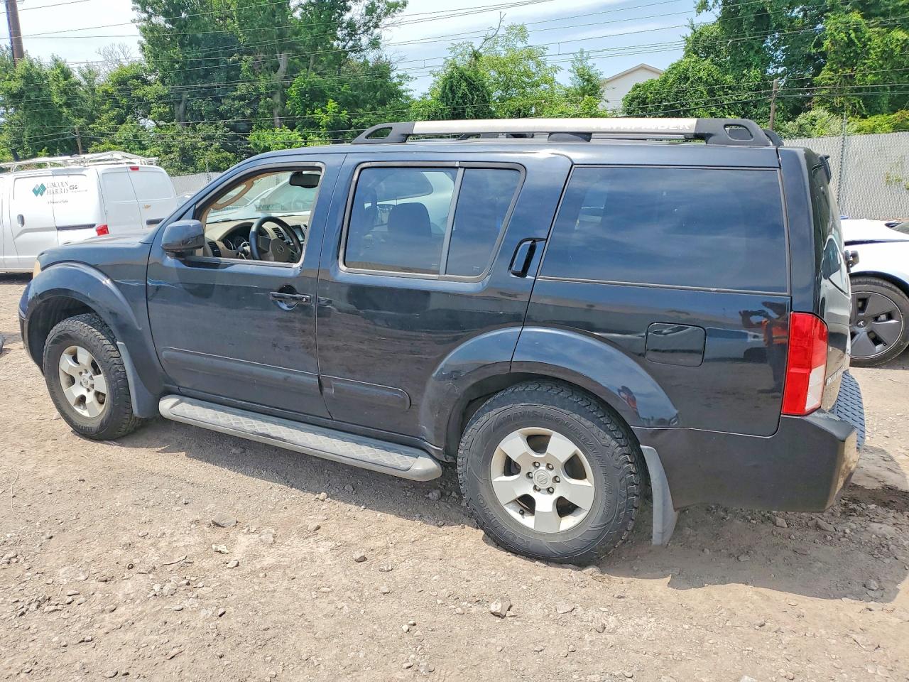 2005 Nissan Pathfinder Xe Black vin: 5N1AR18W55C773315