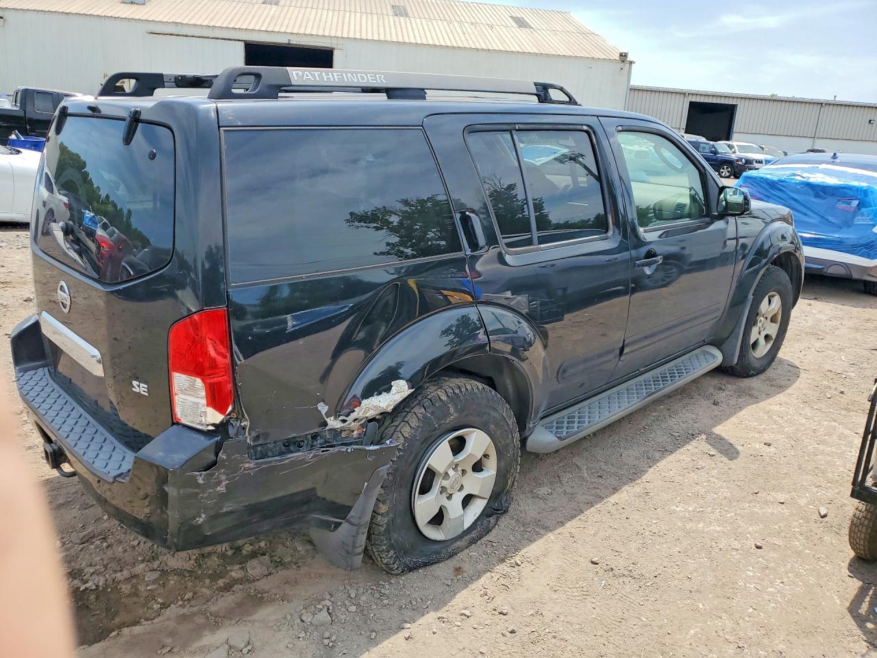 2005 Nissan Pathfinder Xe Black vin: 5N1AR18W55C773315